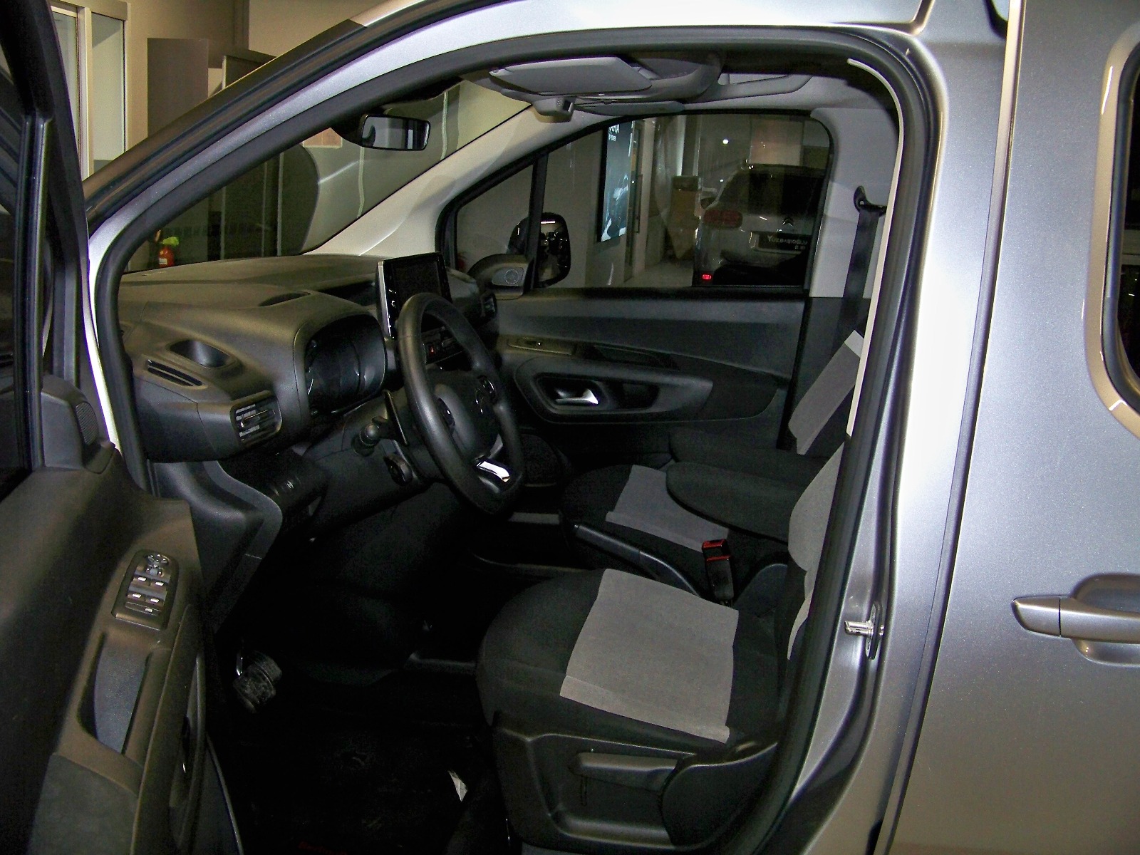 2022 Dizel Otomatik Citroen Berlingo Gri Yüzbaşıoğlu Otomotiv Mam. San ve Tic A.Ş.