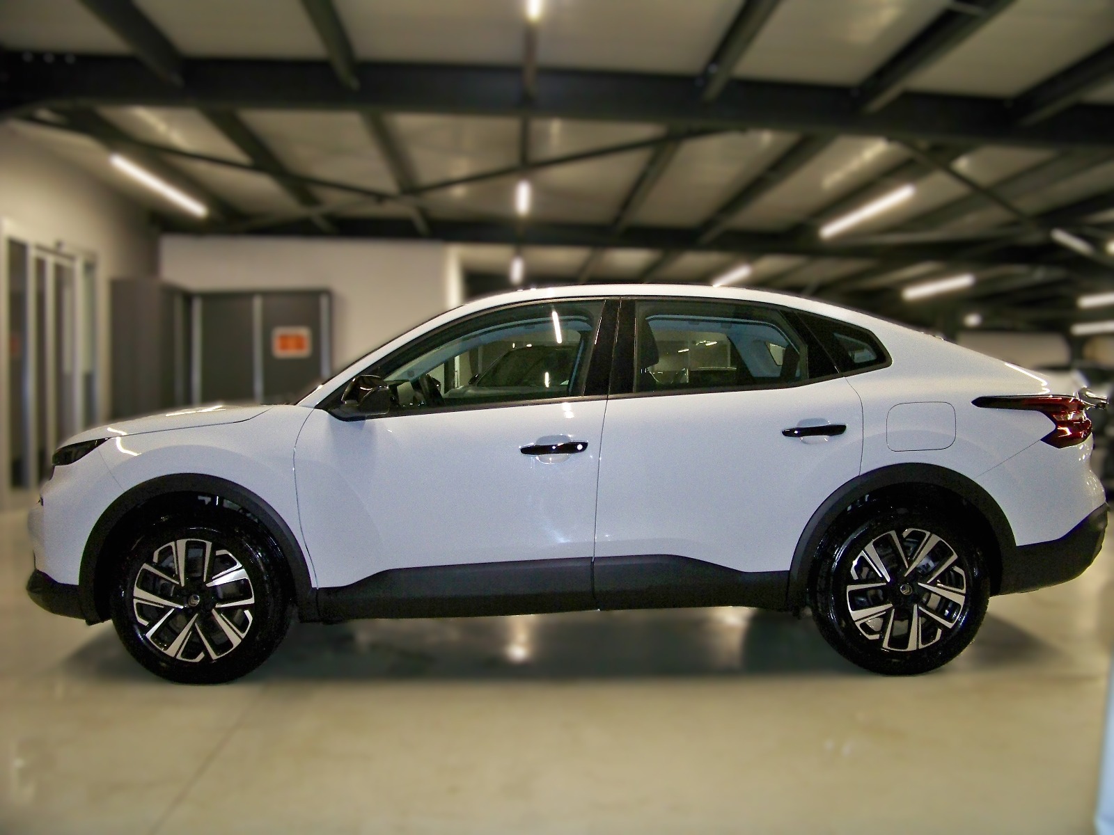 2025 Benzin Otomatik Citroen C4 X Beyaz Yüzbaşıoğlu Otomotiv Mam. San ve Tic A.Ş.