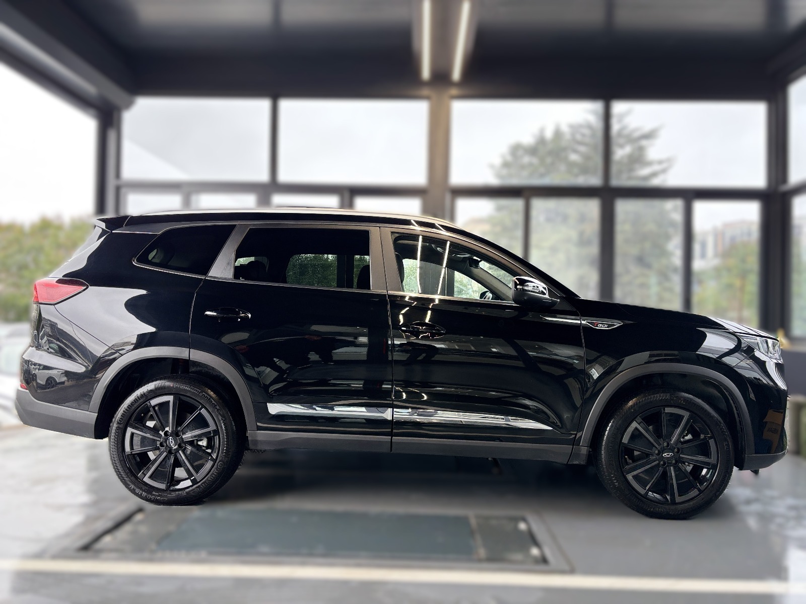 2025 Benzin Otomatik Chery Tiggo8 Pro Max Siyah Yüzbaşıoğlu Otomotiv Mam. San ve Tic A.Ş.