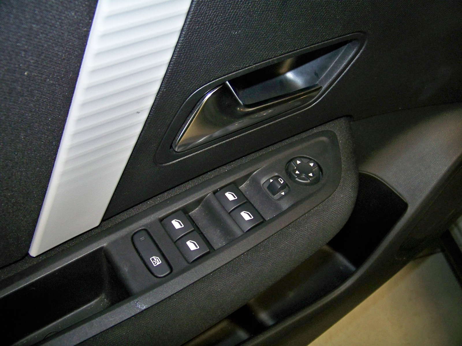 2025 Benzin Otomatik Citroen C4 X Yeşil Yüzbaşıoğlu Otomotiv Mam. San ve Tic A.Ş.