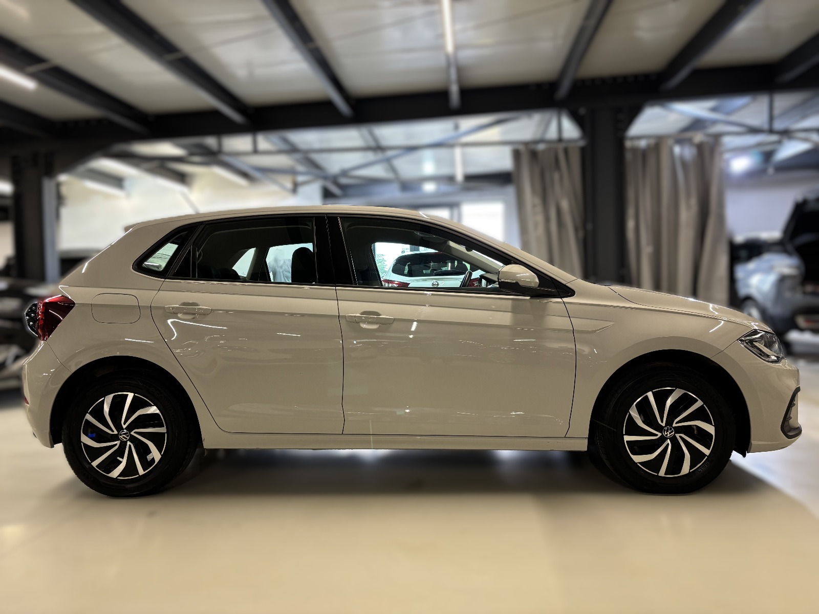 2024 Benzin Otomatik Volkswagen Polo Gri Yüzbaşıoğlu Otomotiv Mam. San ve Tic A.Ş.