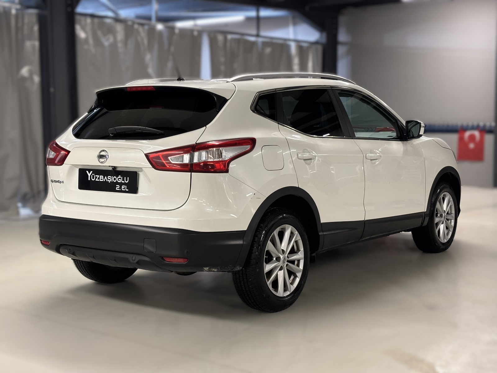 2016 Dizel Otomatik Nissan Qashqai Beyaz Yüzbaşıoğlu Otomotiv Mam. San ve Tic A.Ş.