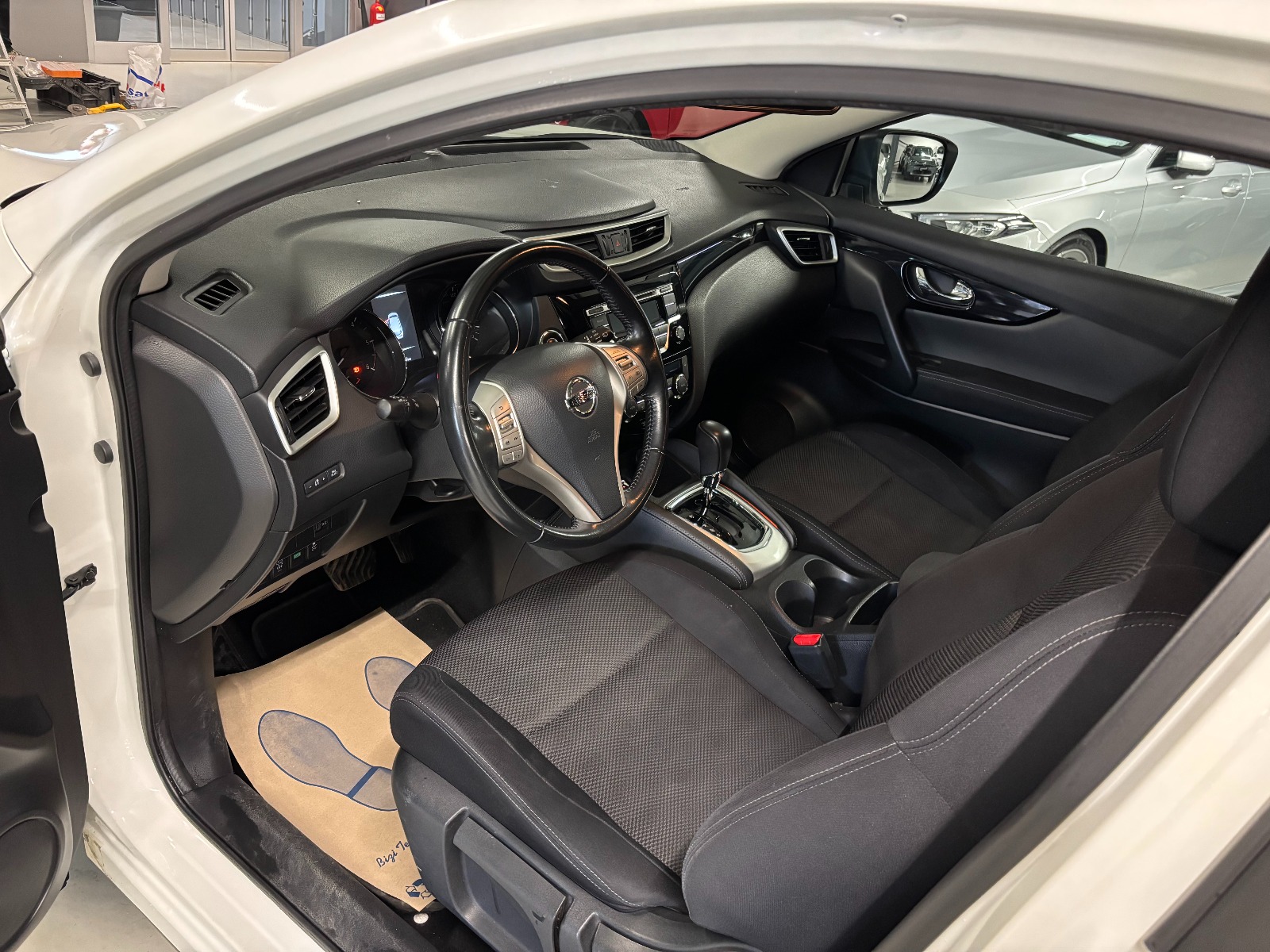 2016 Dizel Otomatik Nissan Qashqai Beyaz Yüzbaşıoğlu Otomotiv Mam. San ve Tic A.Ş.