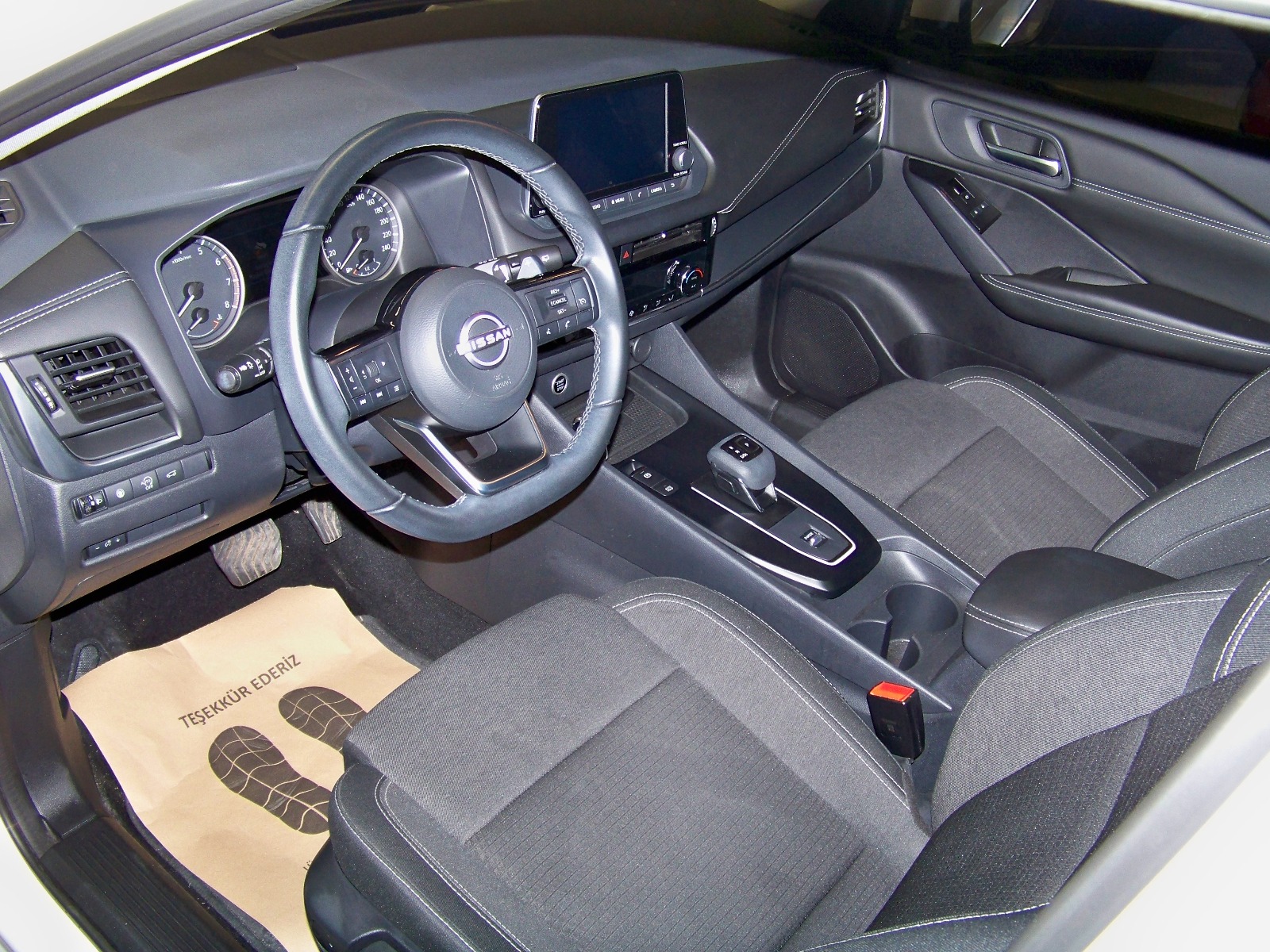 2023 MHEV Otomatik Nissan Qashqai Beyaz Yüzbaşıoğlu Otomotiv Mam. San ve Tic A.Ş.