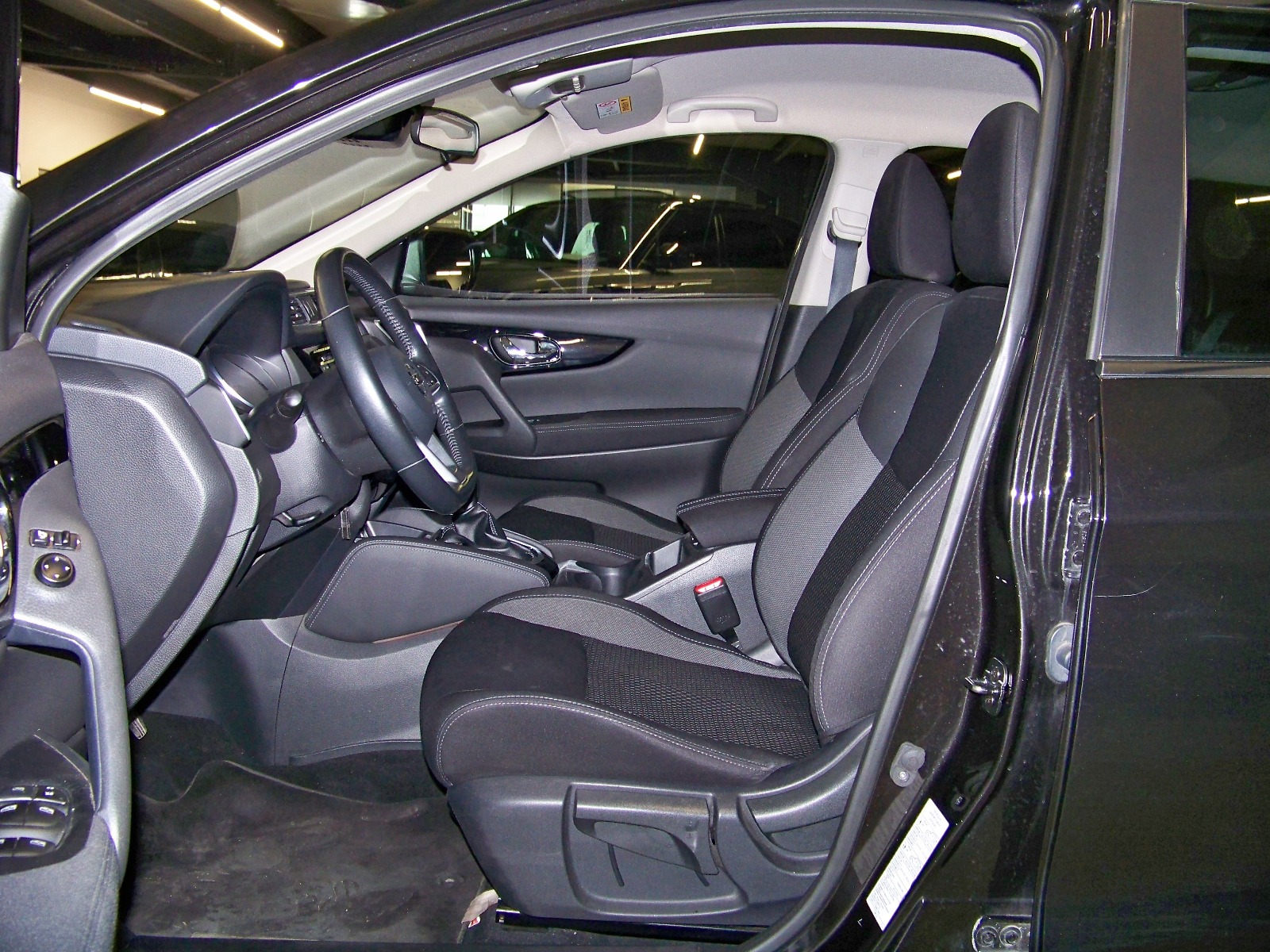 2018 Benzin Otomatik Nissan Qashqai Siyah Yüzbaşıoğlu Otomotiv Mam. San ve Tic A.Ş.
