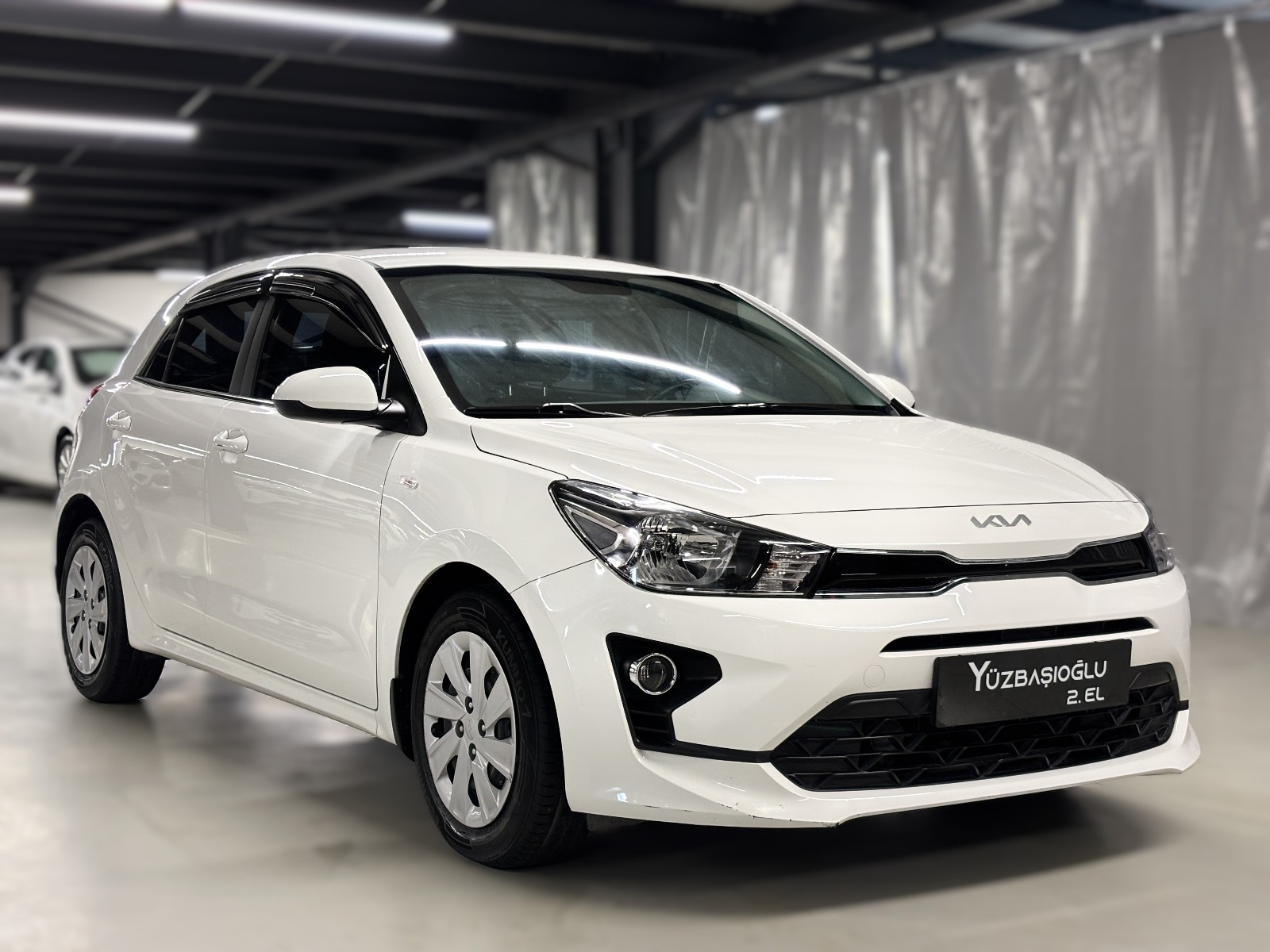 2021 Benzin Otomatik Kia Rio Beyaz Yüzbaşıoğlu Otomotiv Mam. San ve Tic A.Ş.