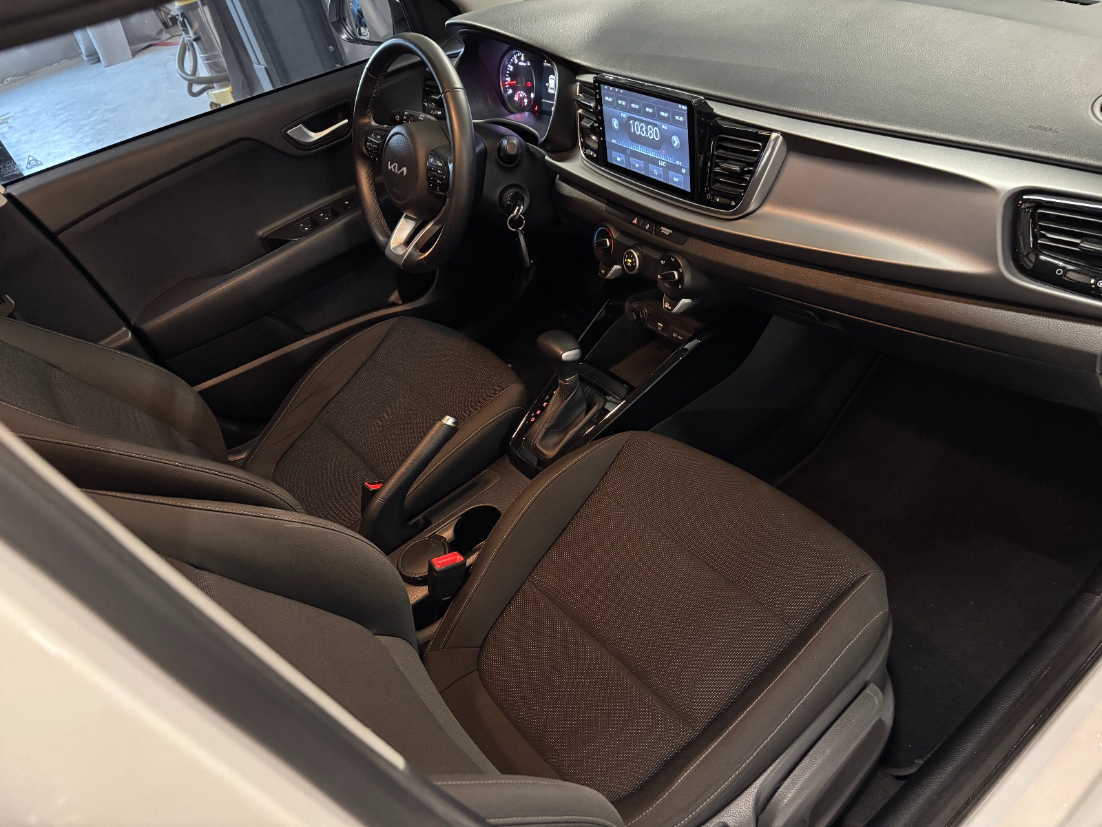 2021 Benzin Otomatik Kia Rio Beyaz Yüzbaşıoğlu Otomotiv Mam. San ve Tic A.Ş.