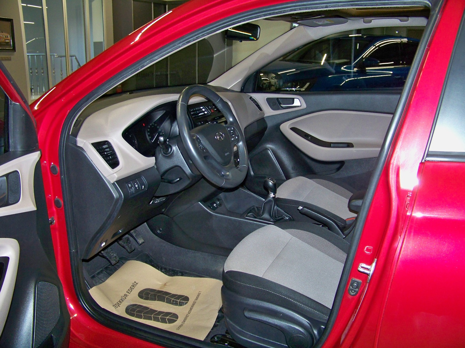 2016 Benzin Manuel Hyundai i20 Kırmızı Yüzbaşıoğlu Otomotiv Mam. San ve Tic A.Ş.