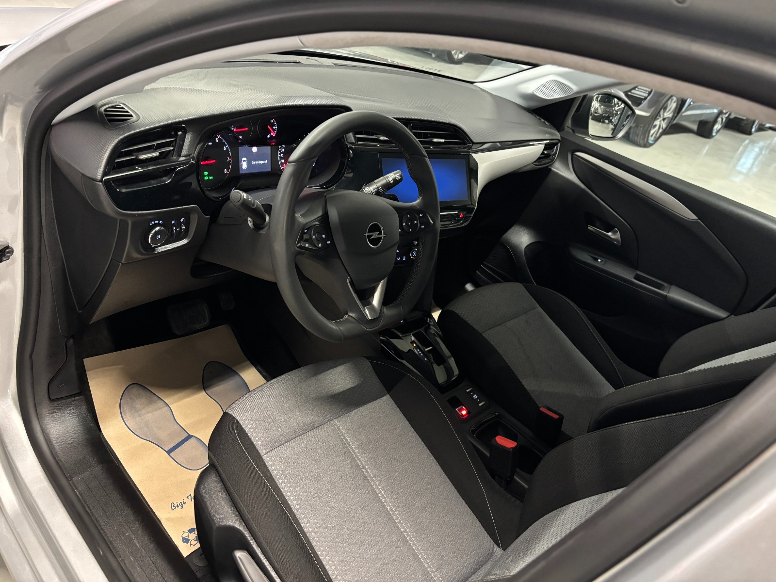 2025 Benzin Otomatik Opel Corsa Gri Yüzbaşıoğlu Otomotiv Mam. San ve Tic A.Ş.