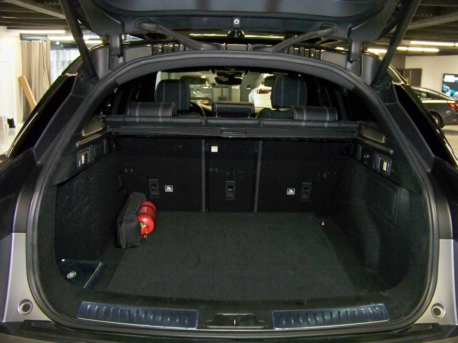 2020 Dizel Otomatik Land Rover Range Rover Velar Gri Yüzbaşıoğlu Otomotiv Mam. San ve Tic A.Ş.