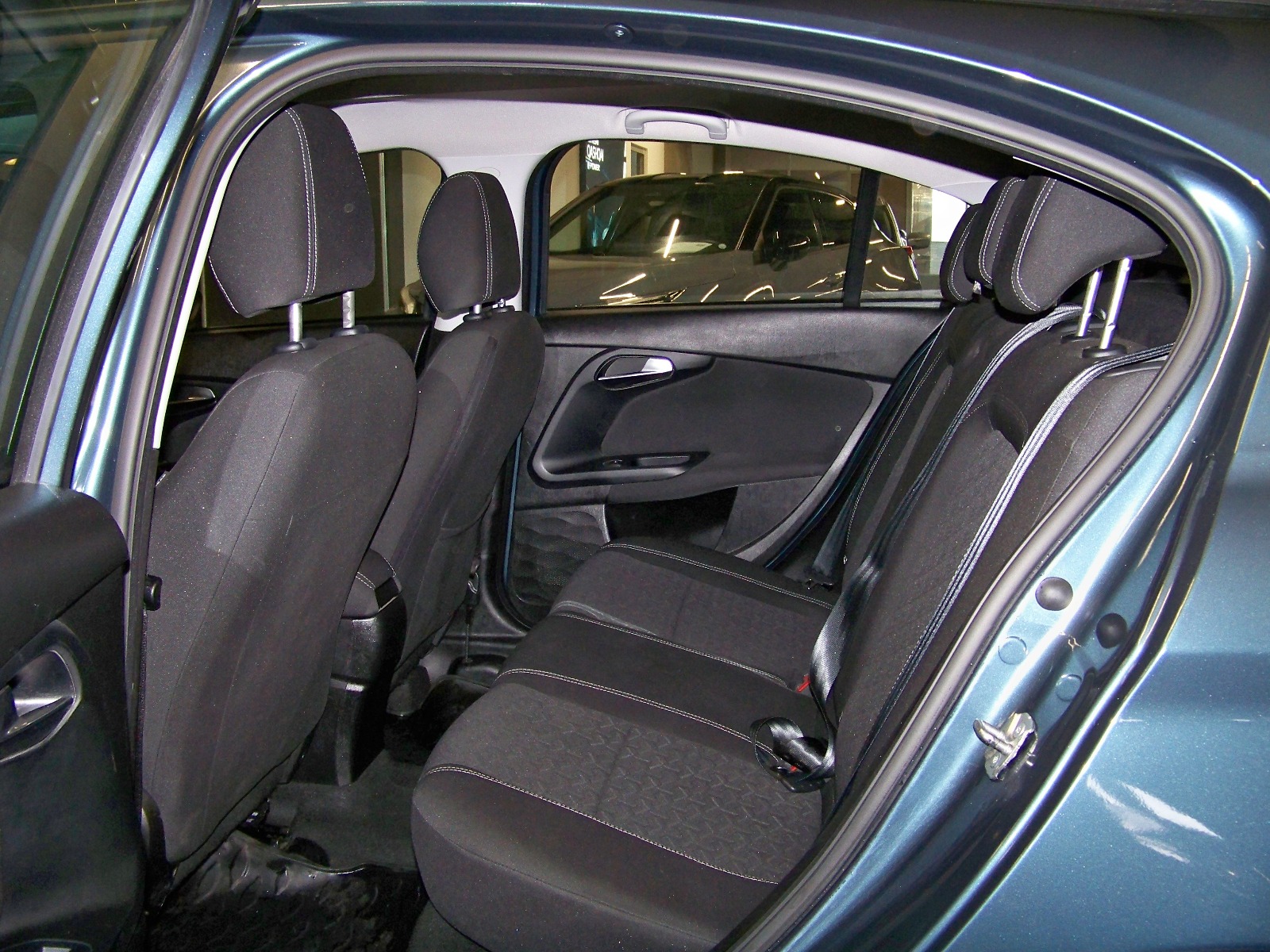 2025 Dizel Otomatik Fiat Egea Mavi Yüzbaşıoğlu Otomotiv Mam. San ve Tic A.Ş.