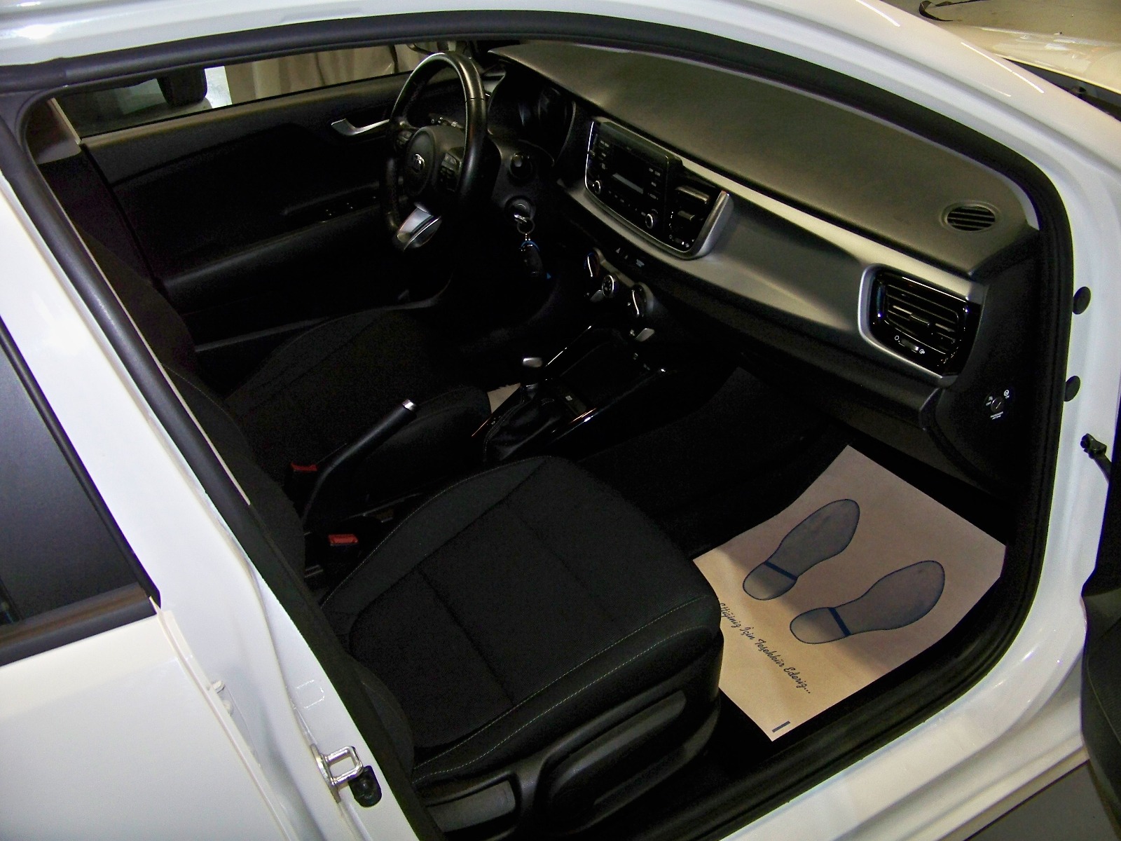 2020 Benzin Otomatik Kia Rio Beyaz Yüzbaşıoğlu Otomotiv Mam. San ve Tic A.Ş.