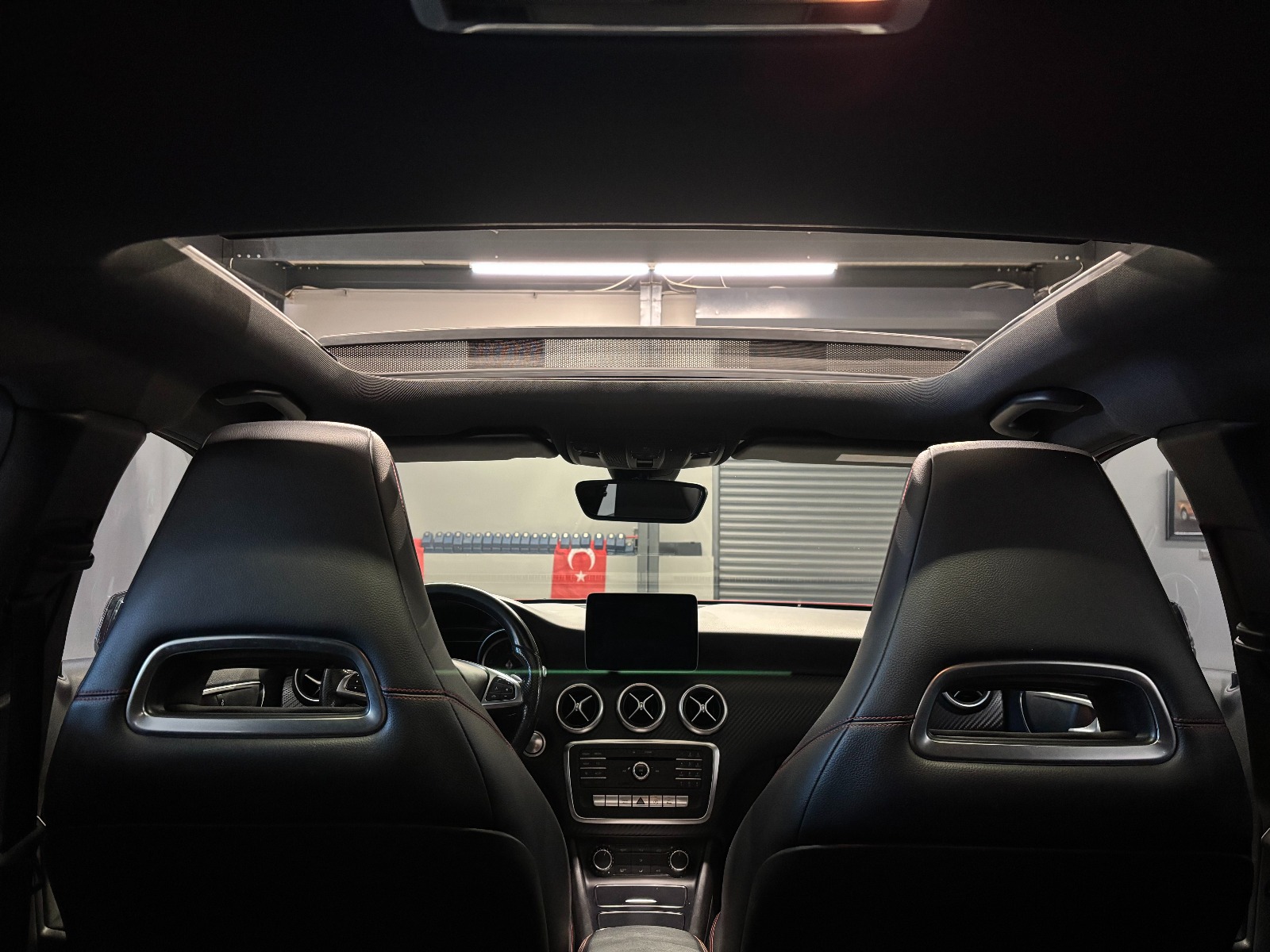 2017 Benzin Otomatik Mercedes-Benz A Kırmızı Yüzbaşıoğlu Otomotiv Mam. San ve Tic A.Ş.