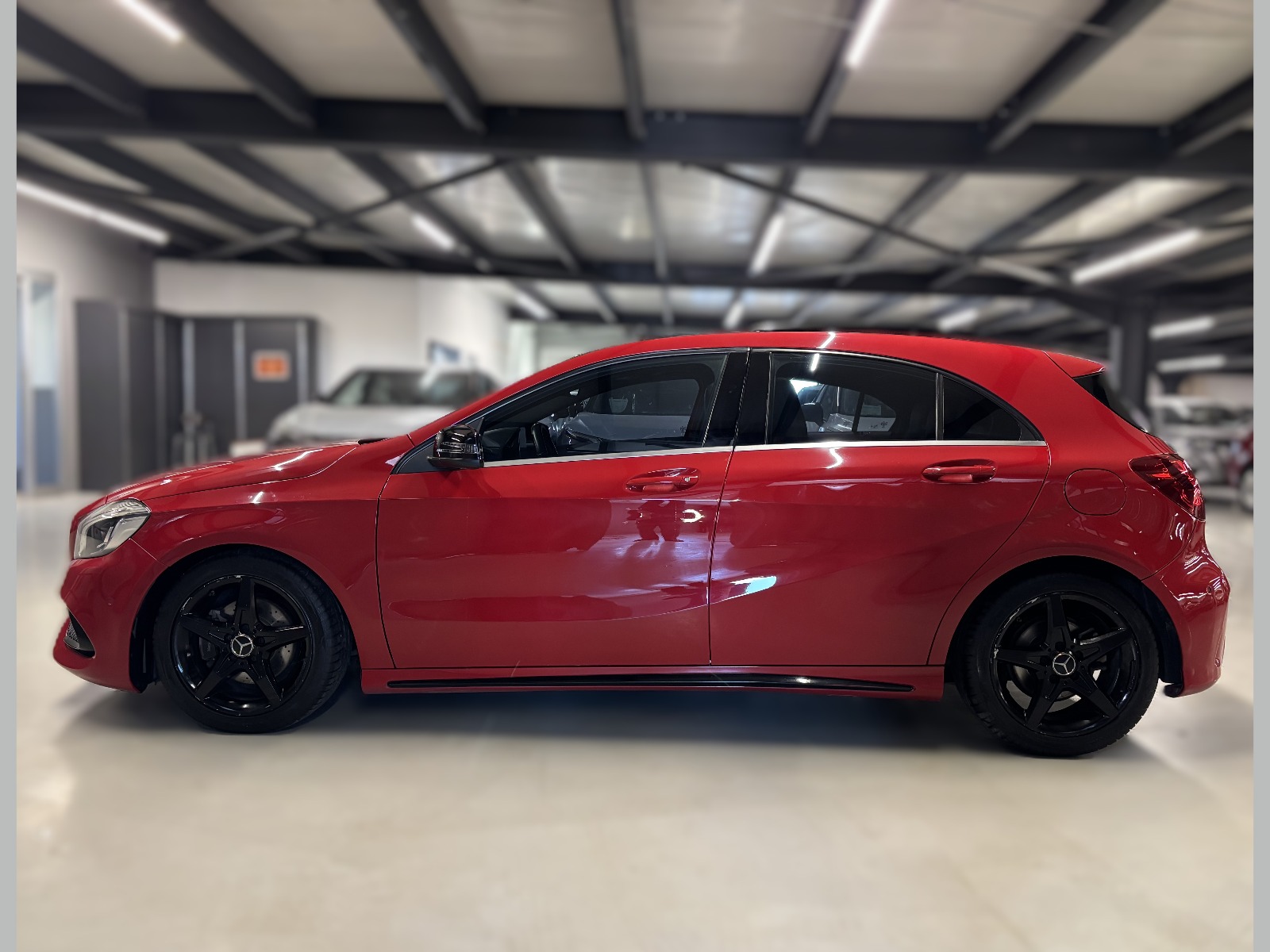 2017 Benzin Otomatik Mercedes-Benz A Kırmızı Yüzbaşıoğlu Otomotiv Mam. San ve Tic A.Ş.