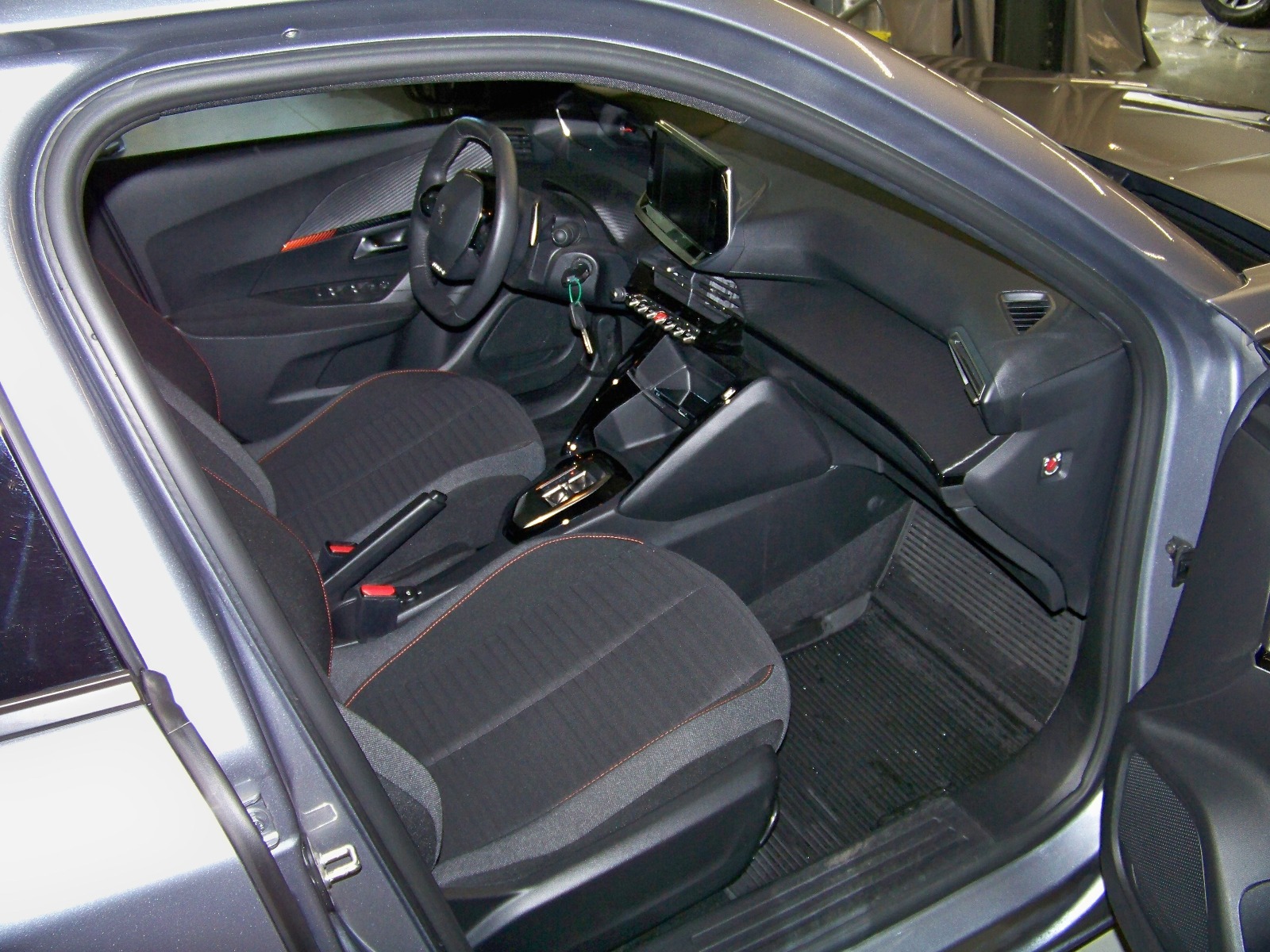 2022 Benzin Otomatik Peugeot 2008 Gri Yüzbaşıoğlu Otomotiv Mam. San ve Tic A.Ş.