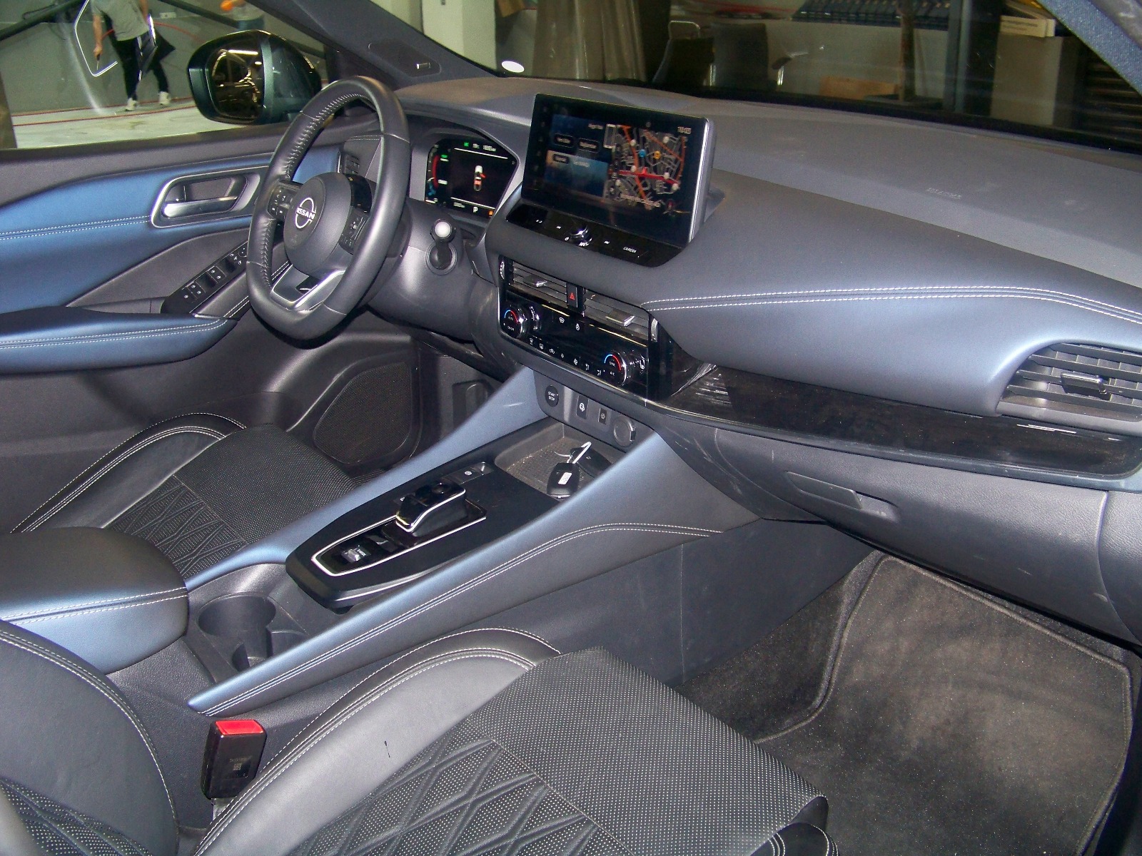 2023 Hybrid Otomatik Nissan Qashqai Gri Yüzbaşıoğlu Otomotiv Mam. San ve Tic A.Ş.