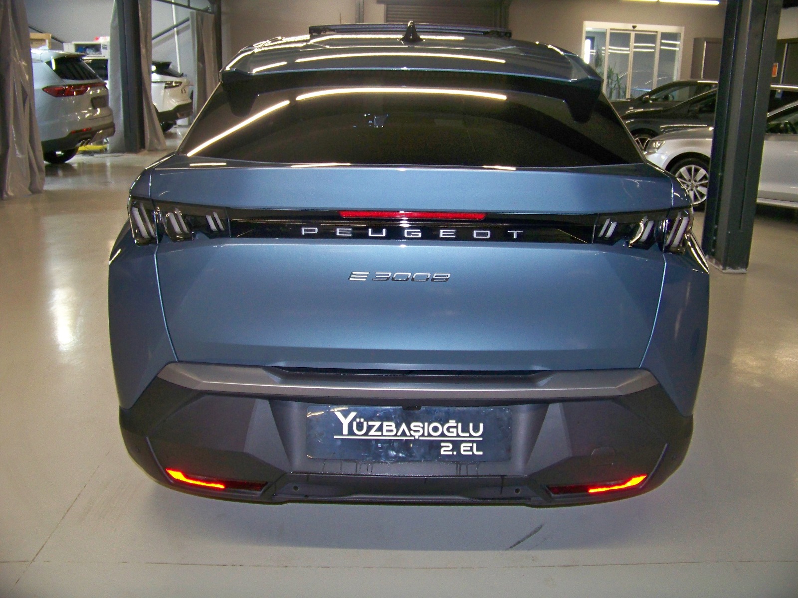 2024 Elektrik Otomatik Peugeot e-3008 Mavi Yüzbaşıoğlu Otomotiv Mam. San ve Tic A.Ş.