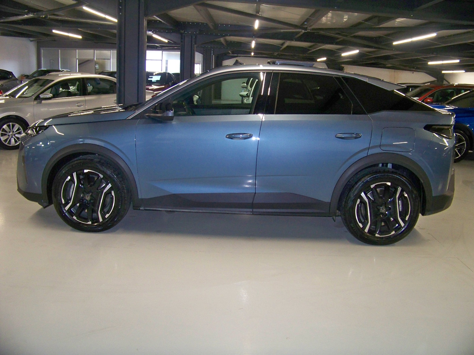 2024 Elektrik Otomatik Peugeot e-3008 Mavi Yüzbaşıoğlu Otomotiv Mam. San ve Tic A.Ş.