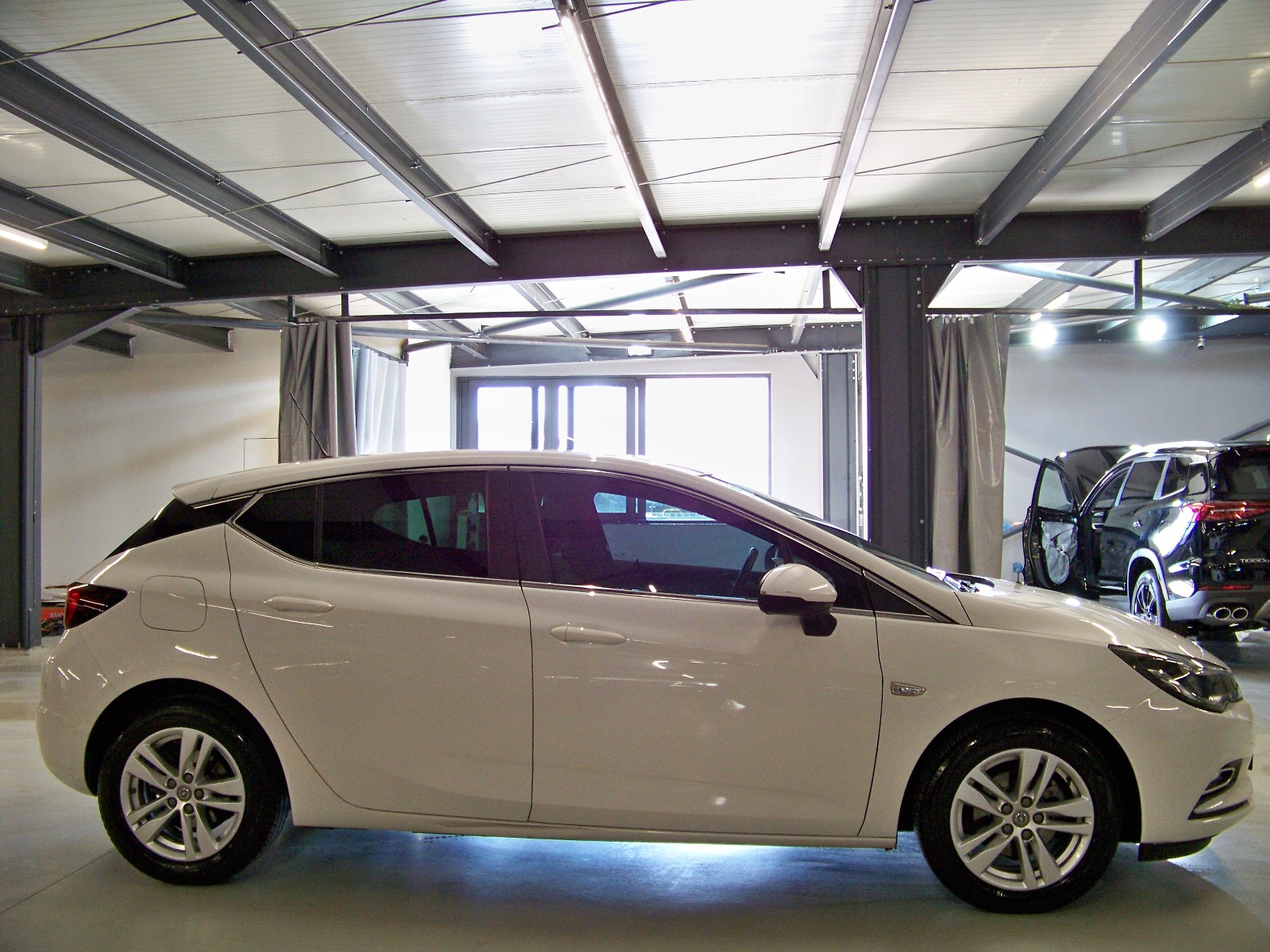 2018 Benzin Otomatik Opel Astra Beyaz Yüzbaşıoğlu Otomotiv Mam. San ve Tic A.Ş.