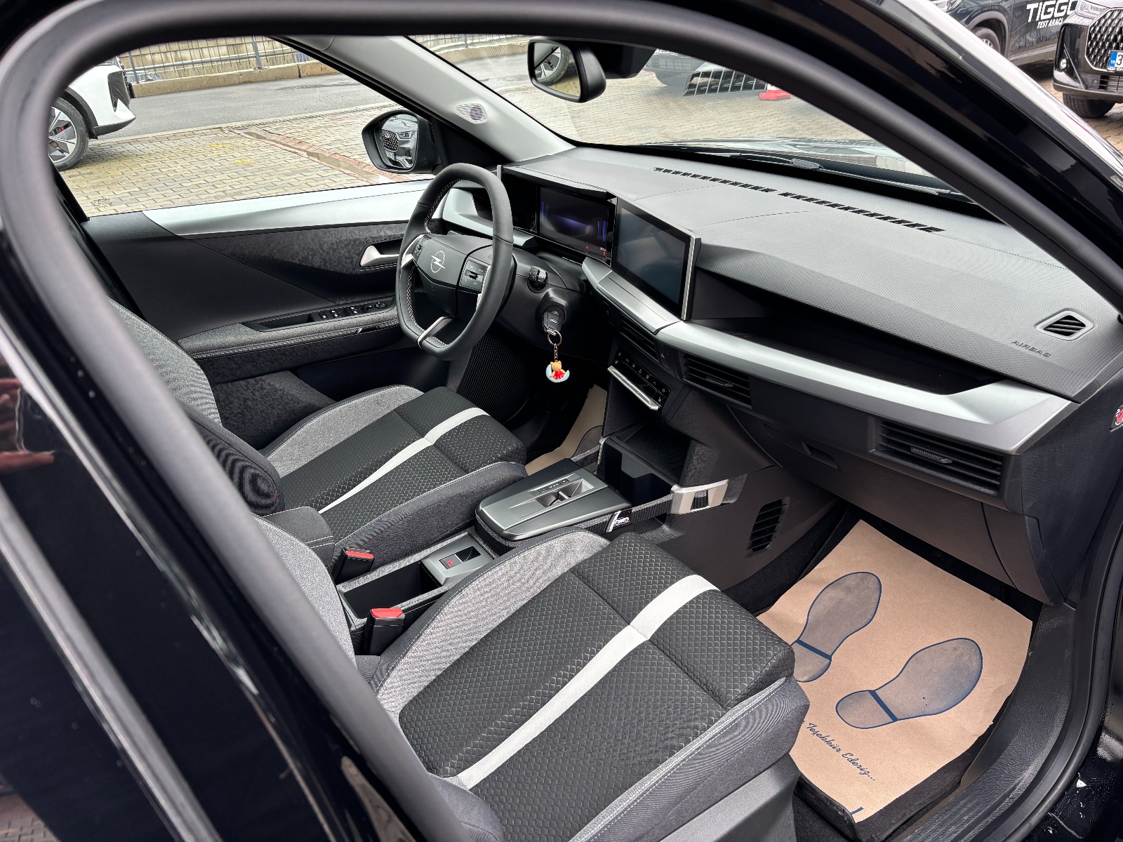 2025 Elektrik Otomatik Opel Frontera-e Siyah Yüzbaşıoğlu Otomotiv Mam. San ve Tic A.Ş.