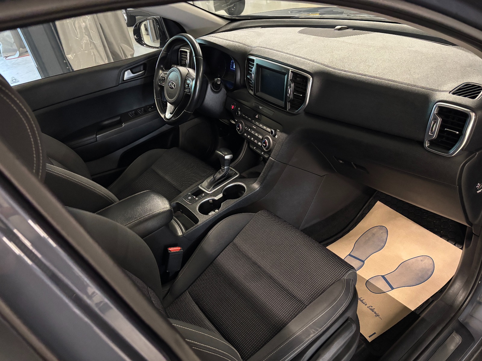 2016 Benzin Otomatik Kia Sportage Mavi Yüzbaşıoğlu Otomotiv Mam. San ve Tic A.Ş.