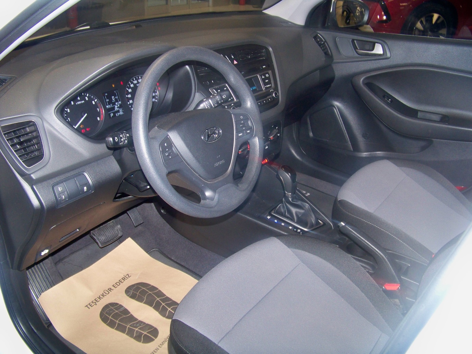 2018 Benzin Otomatik Hyundai i20 Beyaz Yüzbaşıoğlu Otomotiv Mam. San ve Tic A.Ş.