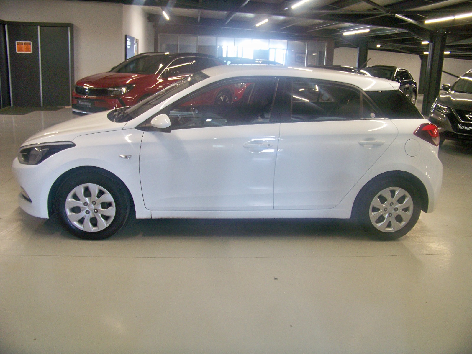 2018 Benzin Otomatik Hyundai i20 Beyaz Yüzbaşıoğlu Otomotiv Mam. San ve Tic A.Ş.