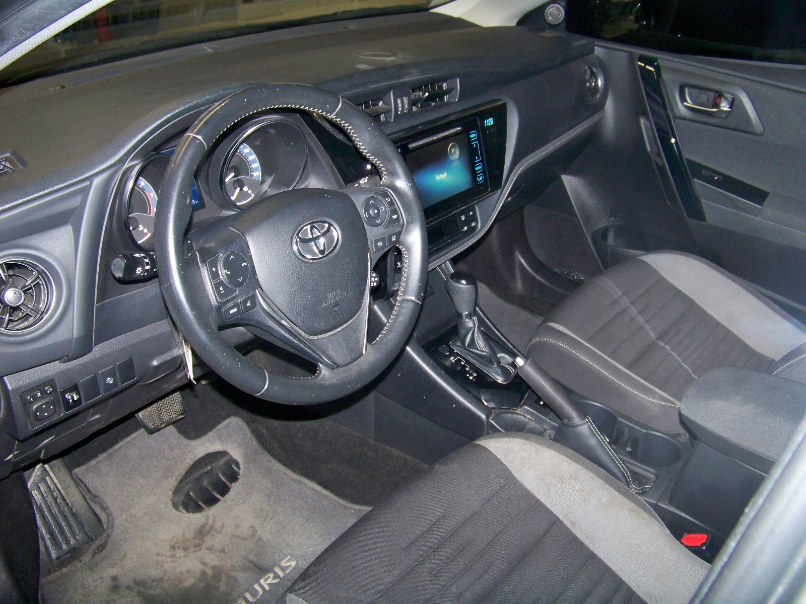 2018 Benzin Otomatik Toyota Auris Gri Yüzbaşıoğlu Otomotiv Mam. San ve Tic A.Ş.