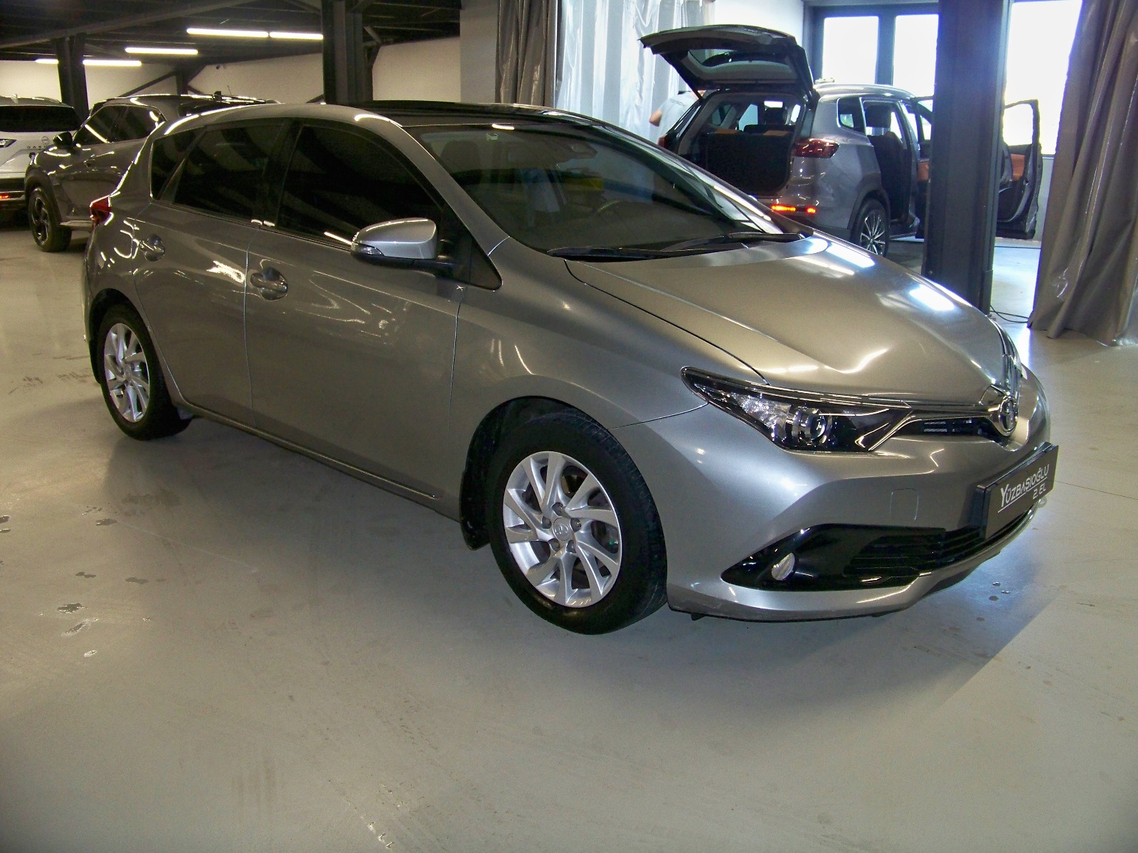 2018 Benzin Otomatik Toyota Auris Gri Yüzbaşıoğlu Otomotiv Mam. San ve Tic A.Ş.