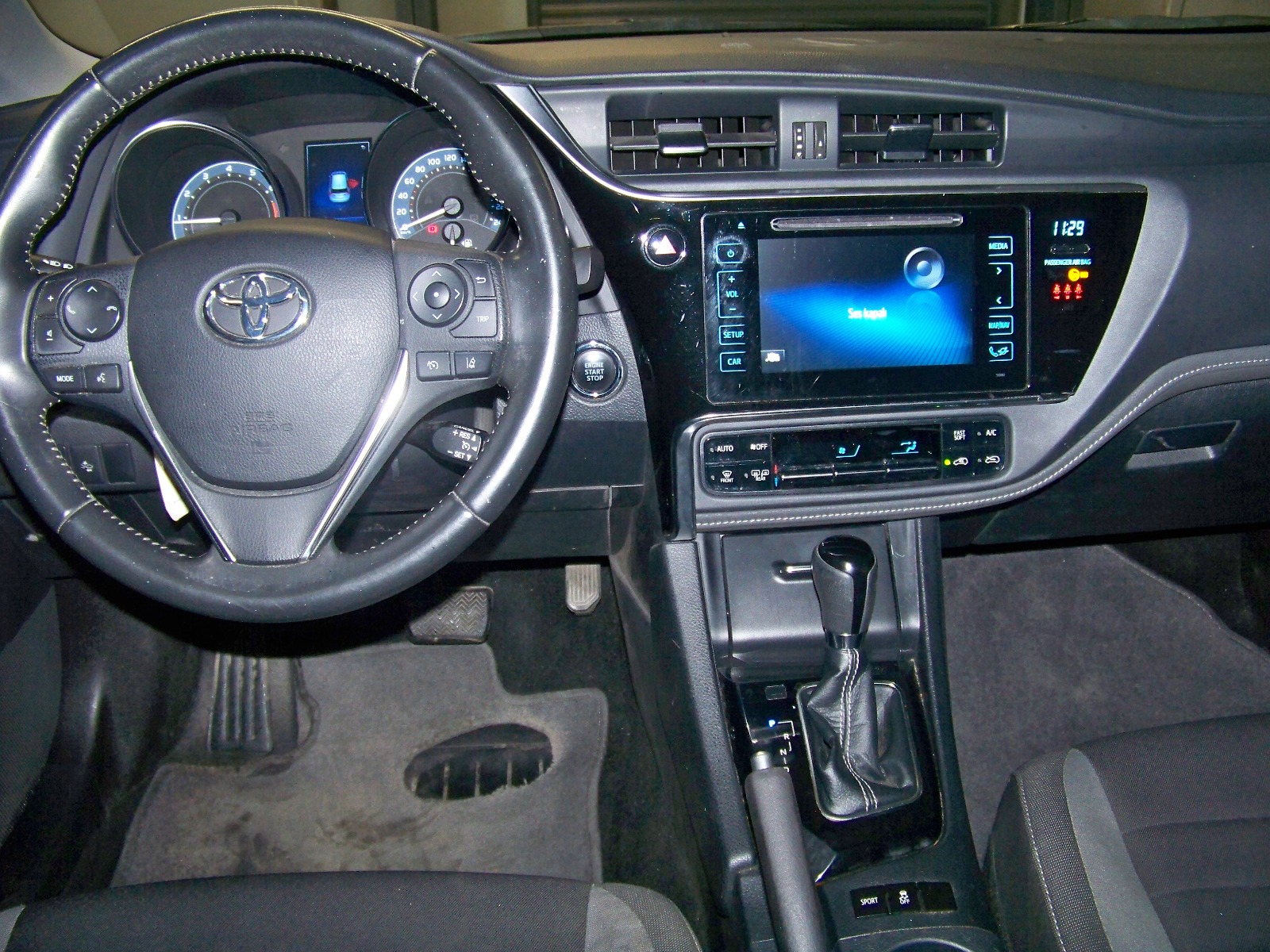 2018 Benzin Otomatik Toyota Auris Gri Yüzbaşıoğlu Otomotiv Mam. San ve Tic A.Ş.