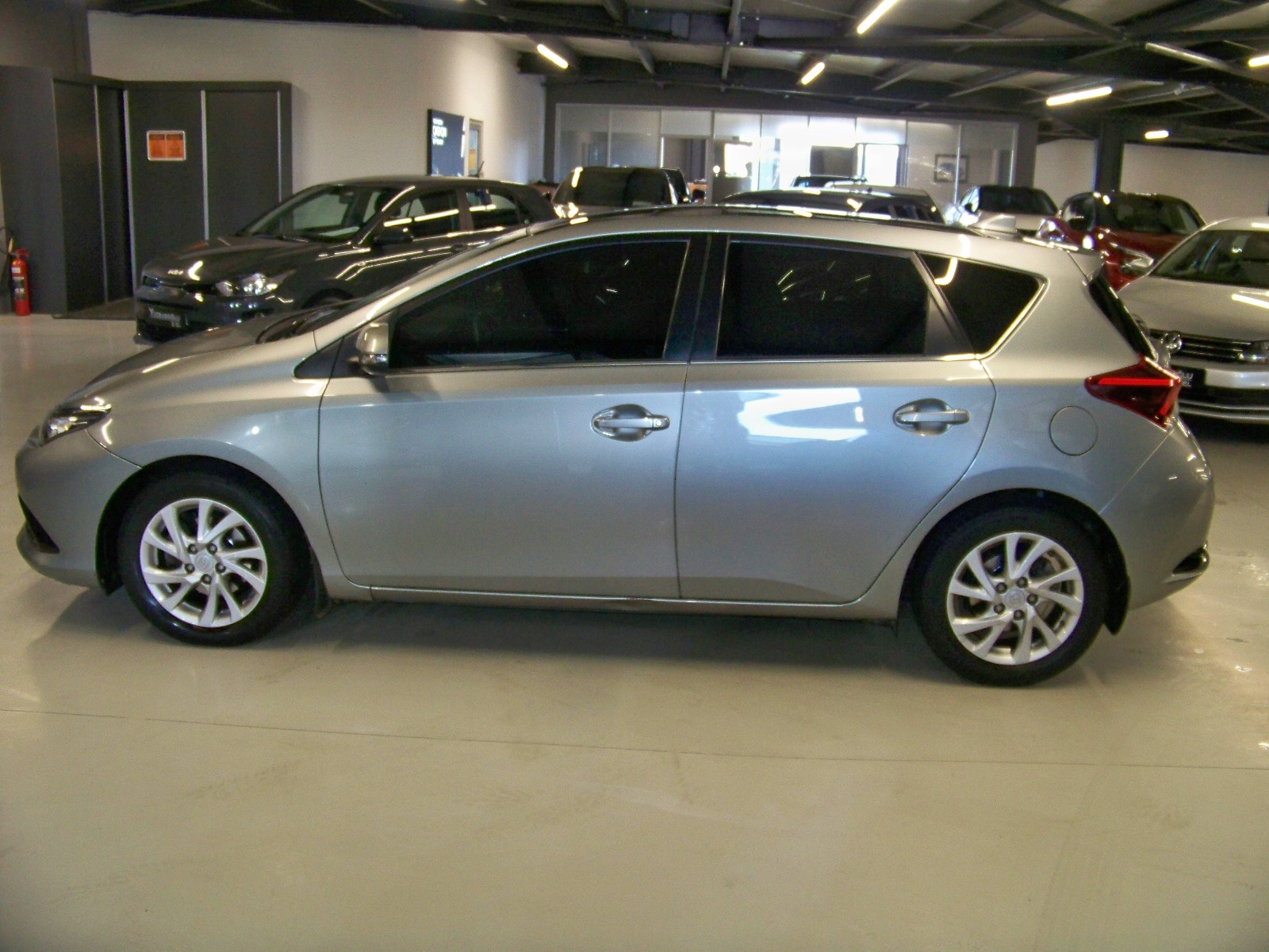 2018 Benzin Otomatik Toyota Auris Gri Yüzbaşıoğlu Otomotiv Mam. San ve Tic A.Ş.