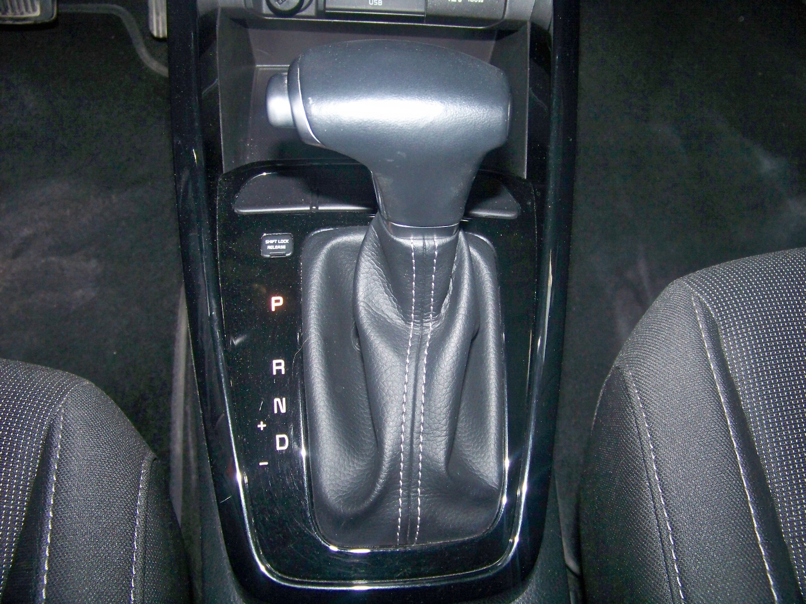 2022 Benzin Otomatik Kia Rio Gri Yüzbaşıoğlu Otomotiv Mam. San ve Tic A.Ş.