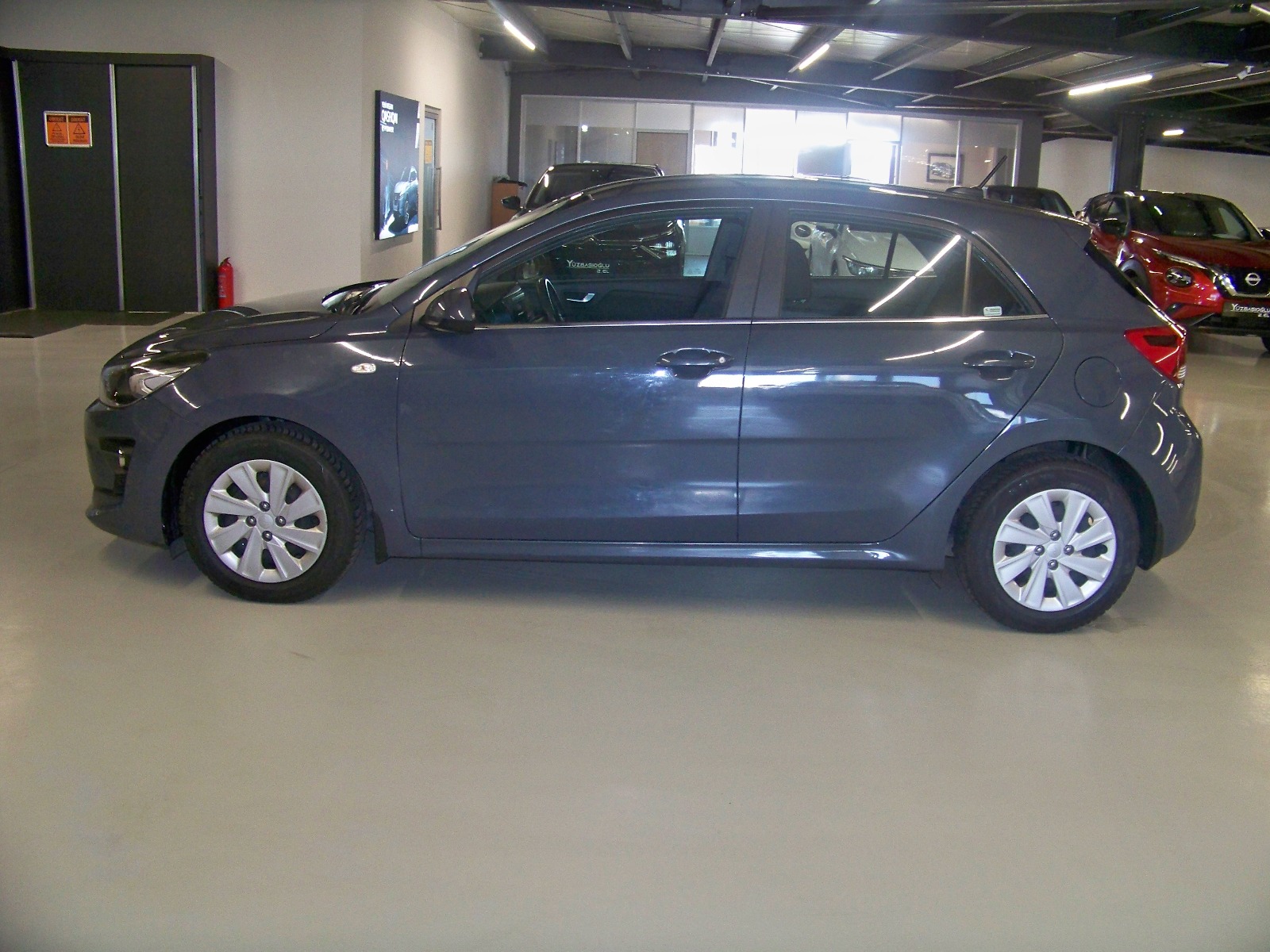 2022 Benzin Otomatik Kia Rio Gri Yüzbaşıoğlu Otomotiv Mam. San ve Tic A.Ş.