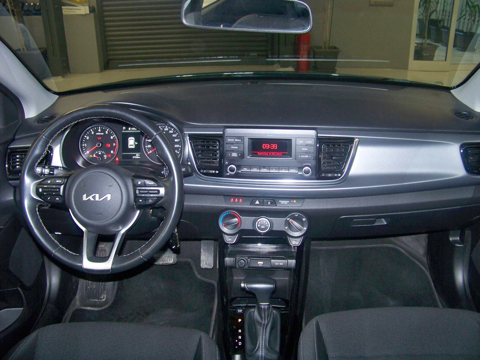 2022 Benzin Otomatik Kia Rio Gri Yüzbaşıoğlu Otomotiv Mam. San ve Tic A.Ş.