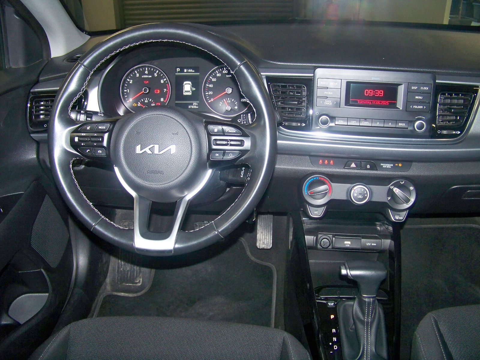 2022 Benzin Otomatik Kia Rio Gri Yüzbaşıoğlu Otomotiv Mam. San ve Tic A.Ş.