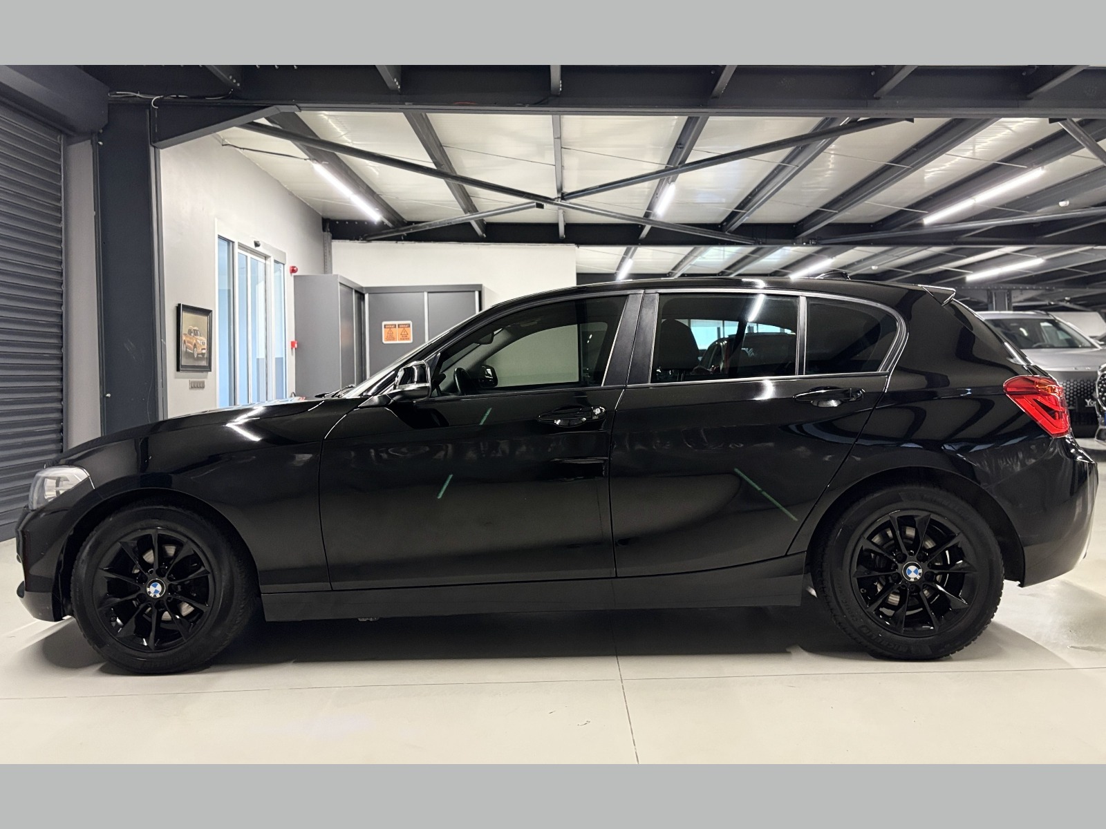 2018 Benzin Otomatik BMW 1 Serisi Siyah Yüzbaşıoğlu Otomotiv Mam. San ve Tic A.Ş.