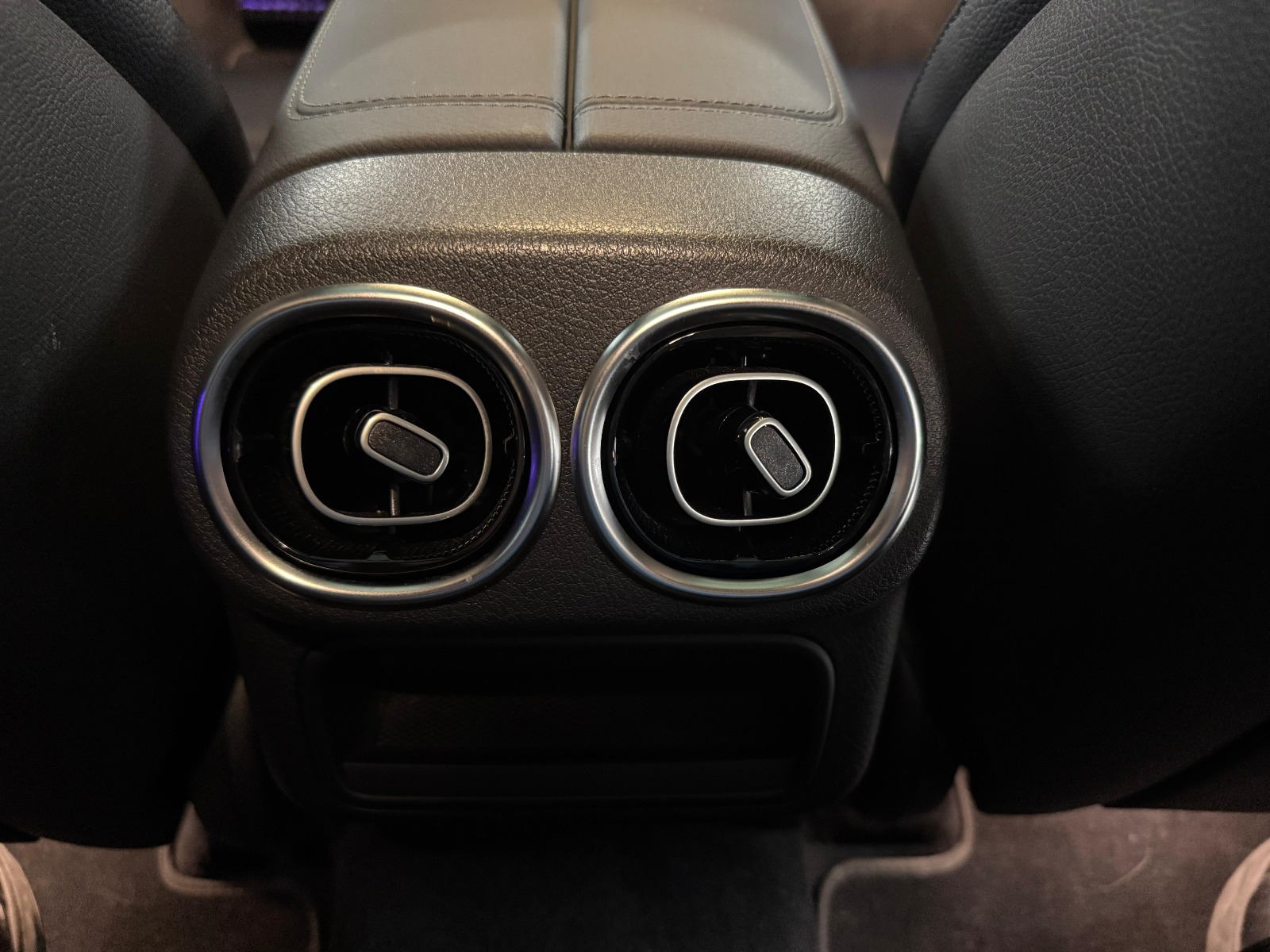 2023 MHEV Otomatik Mercedes-Benz GLC Beyaz Yüzbaşıoğlu Otomotiv Mam. San ve Tic A.Ş.