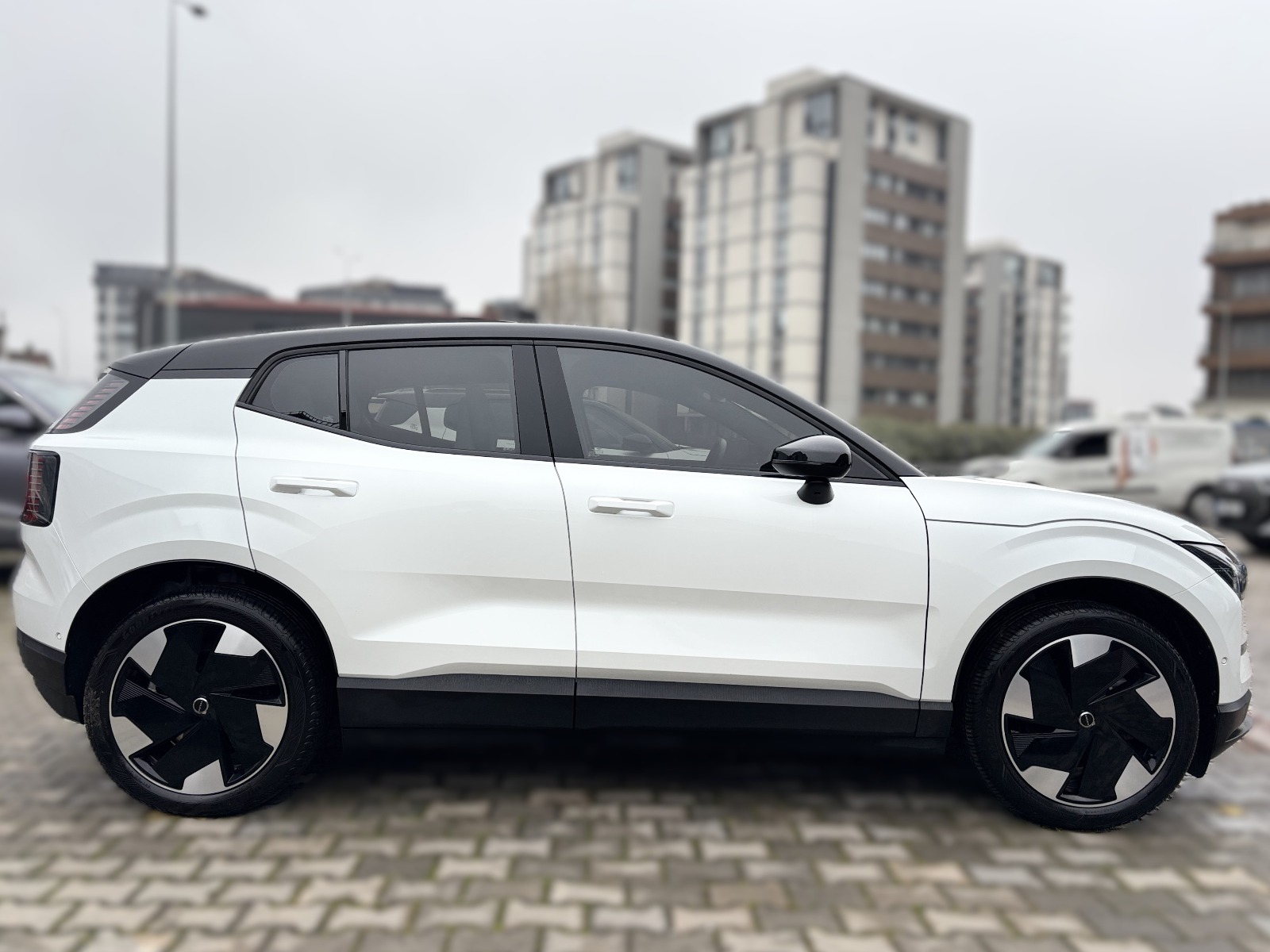 2025 Elektrik Otomatik Volvo EX30 Beyaz Yüzbaşıoğlu Otomotiv Mam. San ve Tic A.Ş.
