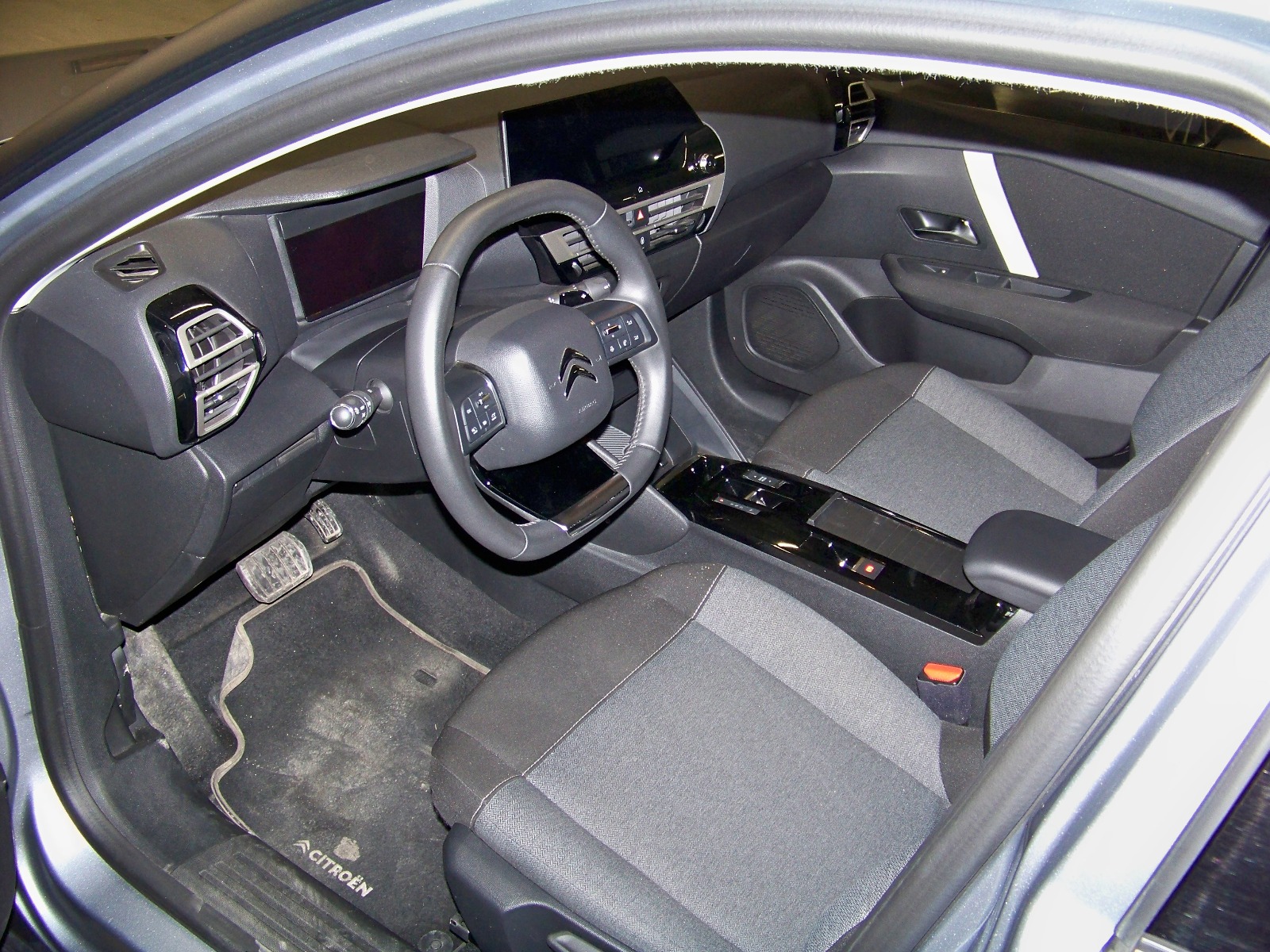 2022 Benzin Otomatik Citroen C4 Gri Yüzbaşıoğlu Otomotiv Mam. San ve Tic A.Ş.