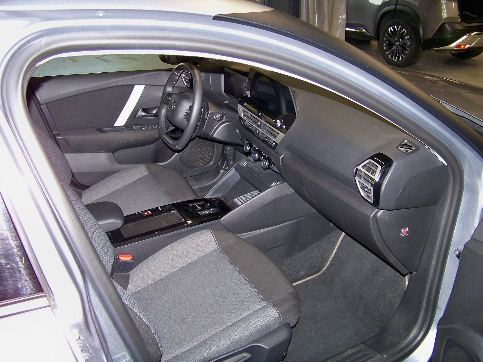 2022 Benzin Otomatik Citroen C4 Gri Yüzbaşıoğlu Otomotiv Mam. San ve Tic A.Ş.