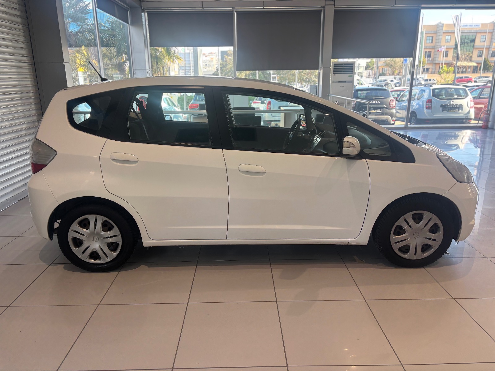 2011 Benzin Manuel Honda Jazz Beyaz Ermat Motorlu Araçlar ve Tarım Ürünleri Sanayi Ticaret A.Ş.