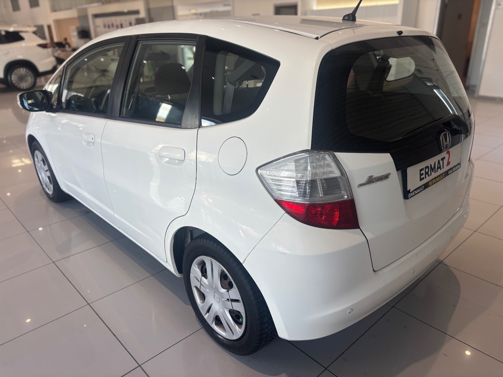 2011 Benzin Manuel Honda Jazz Beyaz Ermat Motorlu Araçlar ve Tarım Ürünleri Sanayi Ticaret A.Ş.