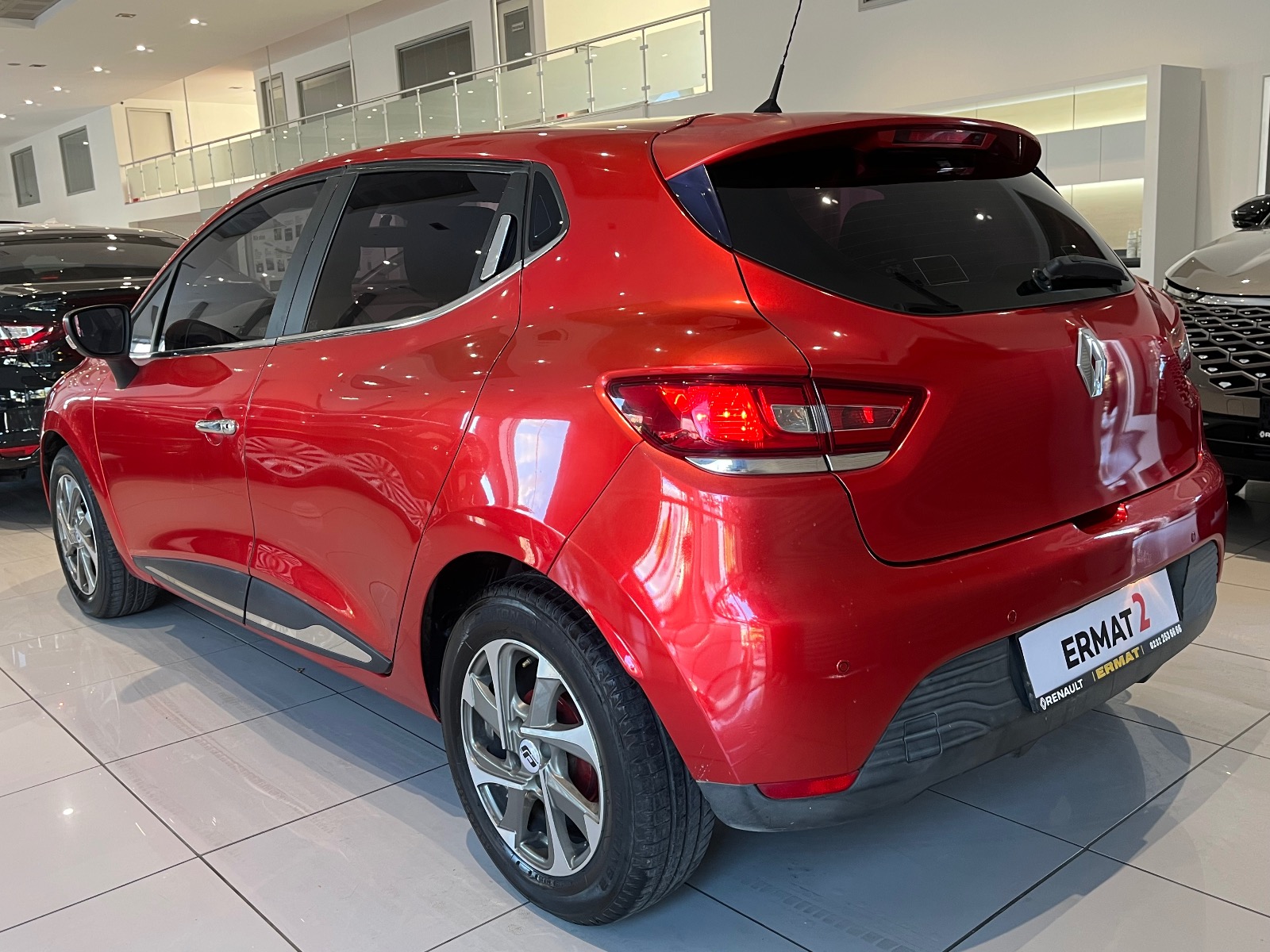 2015 Benzin Manuel Renault Clio Kırmızı Ermat Motorlu Araçlar ve Tarım Ürünleri Sanayi Ticaret A.Ş.