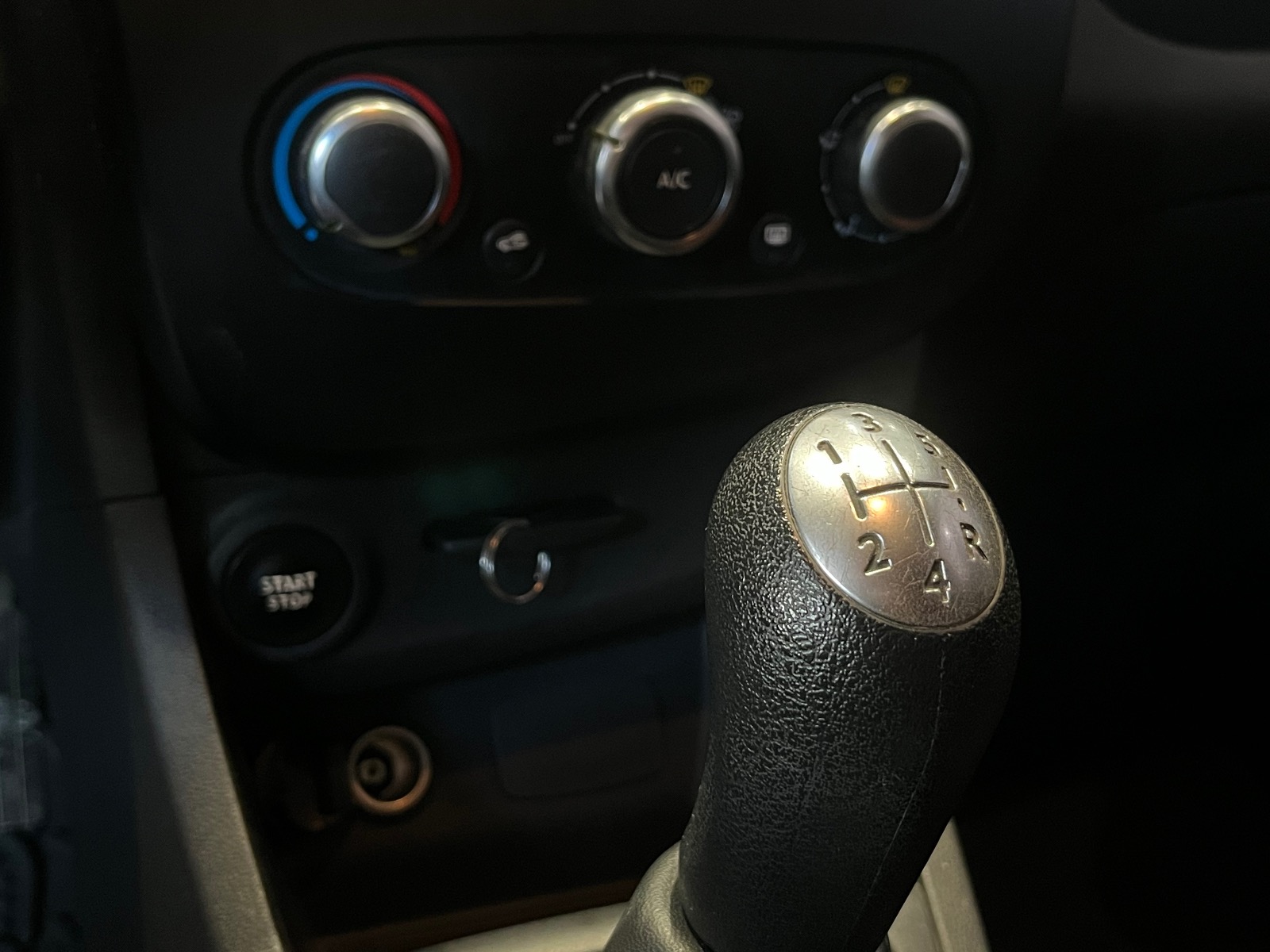 2015 Benzin Manuel Renault Clio Kırmızı Ermat Motorlu Araçlar ve Tarım Ürünleri Sanayi Ticaret A.Ş.