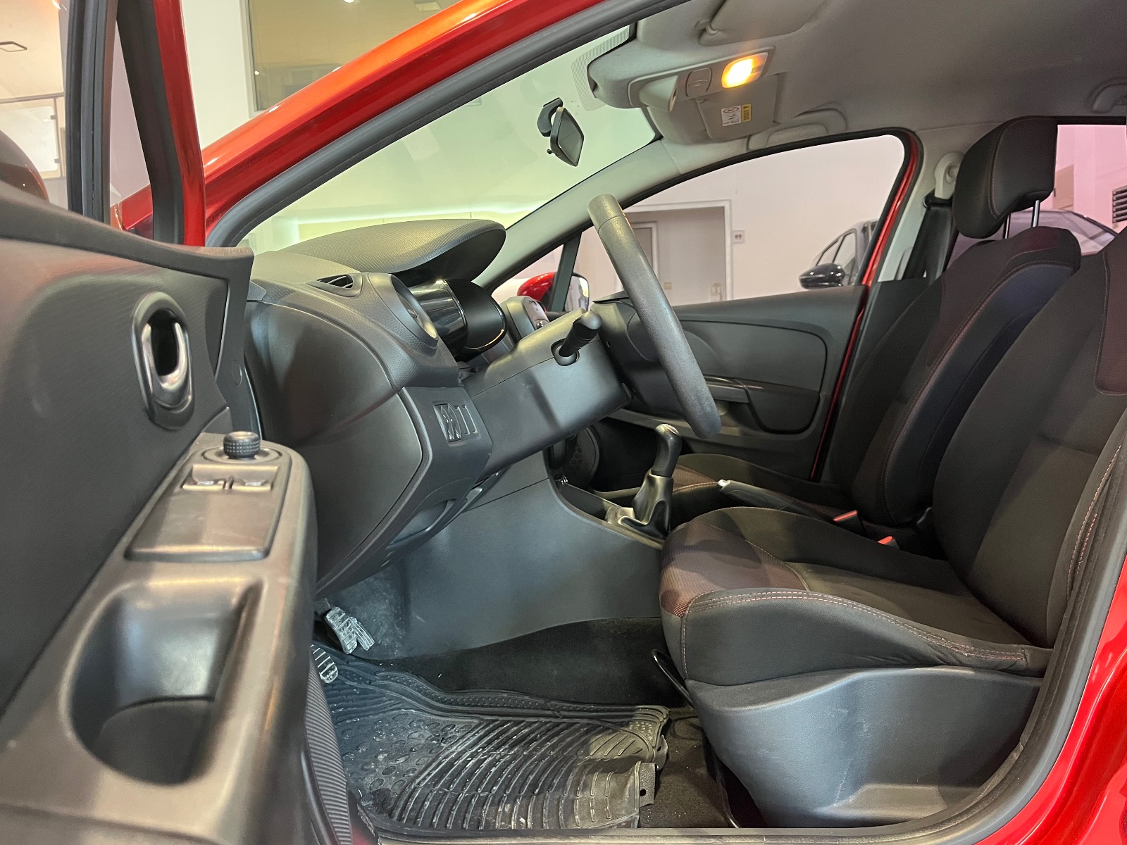 2015 Benzin Manuel Renault Clio Kırmızı Ermat Motorlu Araçlar ve Tarım Ürünleri Sanayi Ticaret A.Ş.