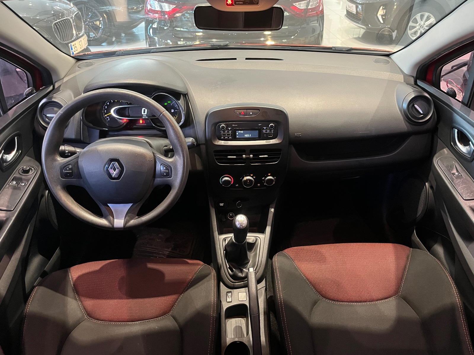 2015 Benzin Manuel Renault Clio Kırmızı Ermat Motorlu Araçlar ve Tarım Ürünleri Sanayi Ticaret A.Ş.