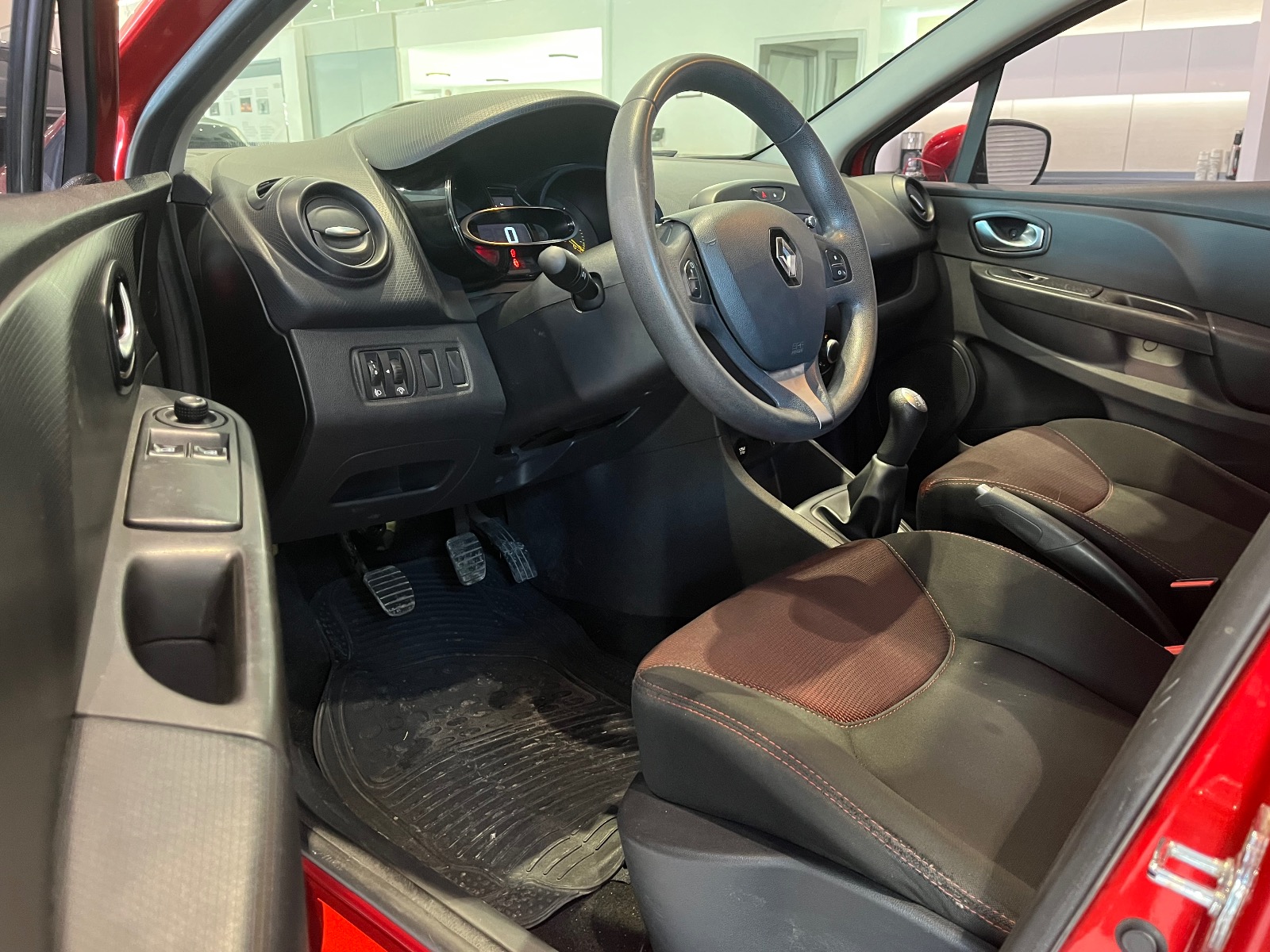 2015 Benzin Manuel Renault Clio Kırmızı Ermat Motorlu Araçlar ve Tarım Ürünleri Sanayi Ticaret A.Ş.