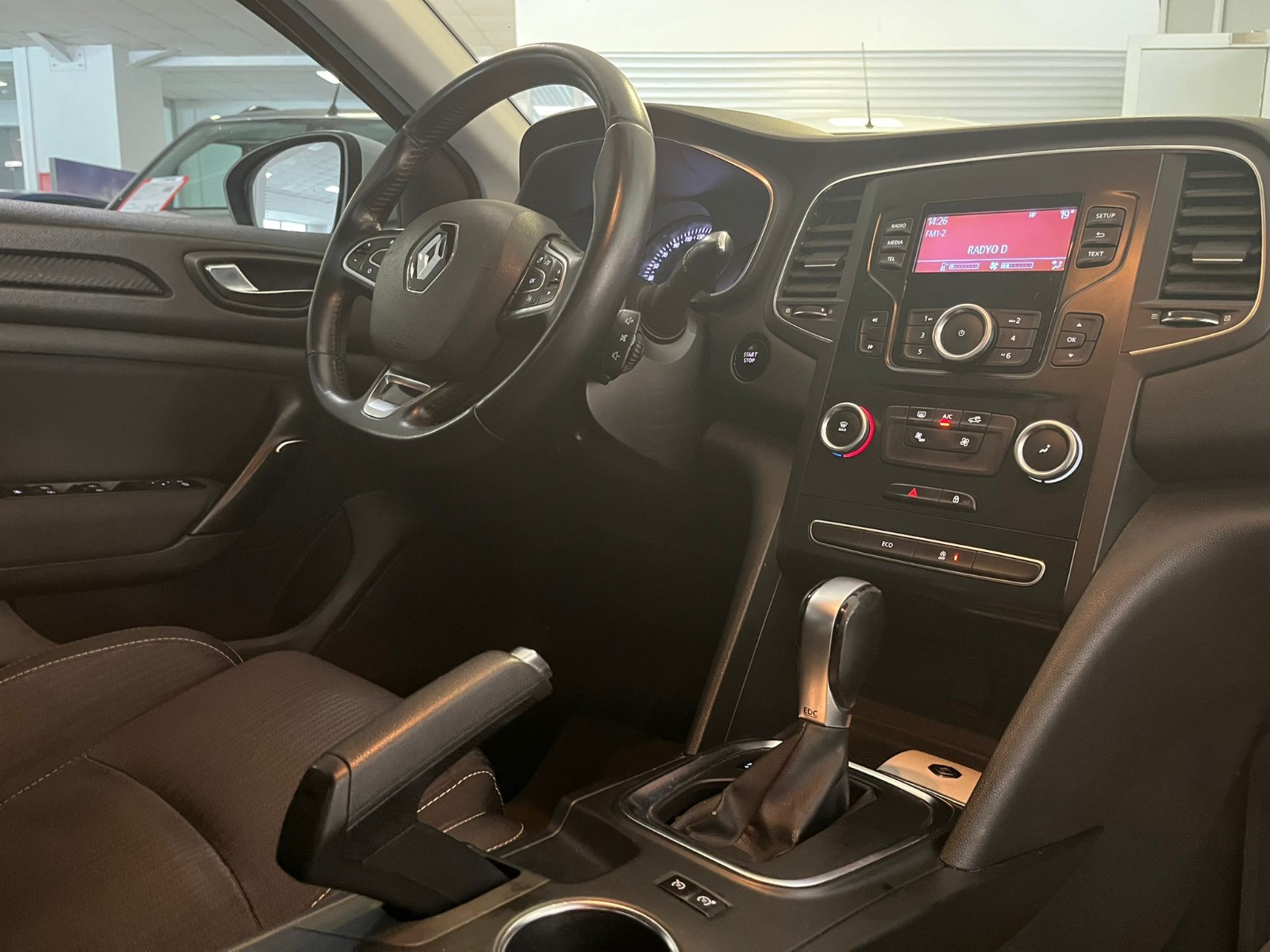 2018 Dizel Otomatik Renault Megane Beyaz Ermat Motorlu Araçlar ve Tarım Ürünleri Sanayi Ticaret A.Ş.