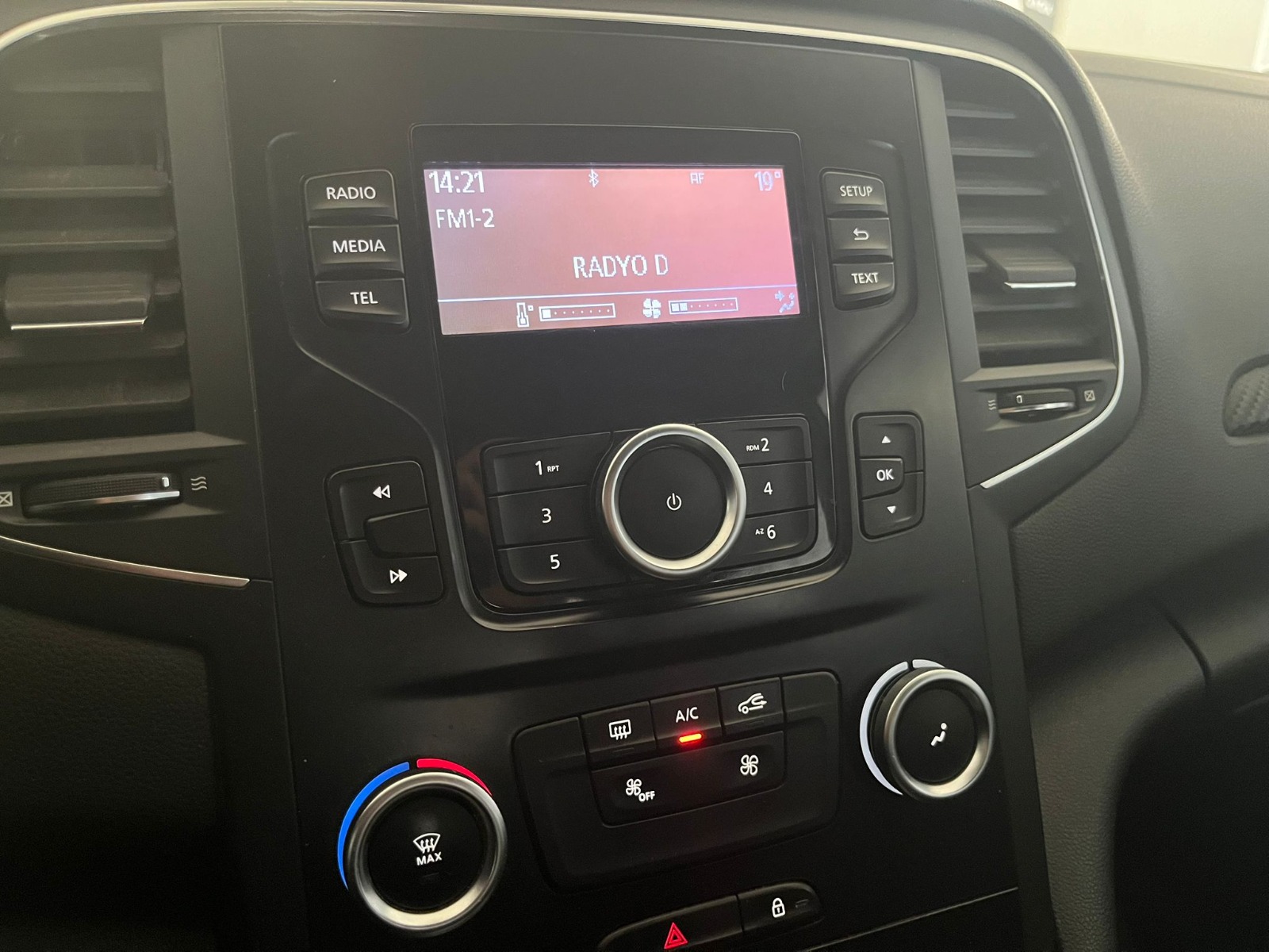 2018 Dizel Otomatik Renault Megane Beyaz Ermat Motorlu Araçlar ve Tarım Ürünleri Sanayi Ticaret A.Ş.