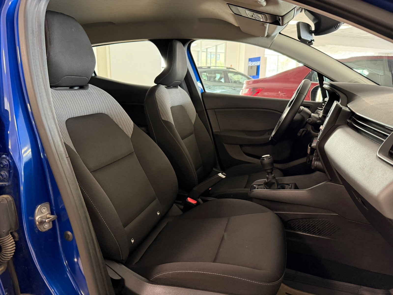 2024 Benzin Manuel Renault Clio Mavi Ermat Motorlu Araçlar ve Tarım Ürünleri Sanayi Ticaret A.Ş.